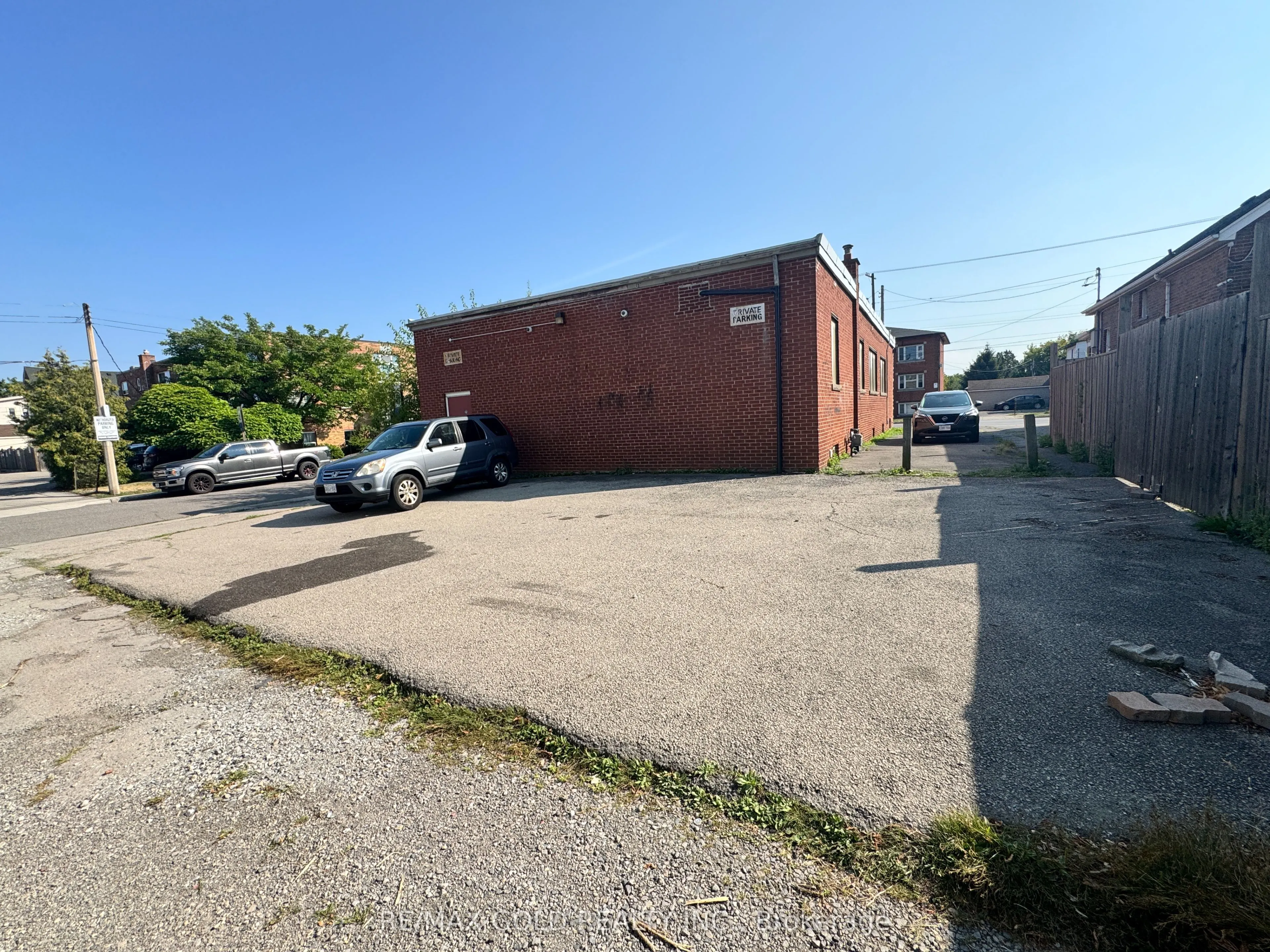 1441 Barton Street E