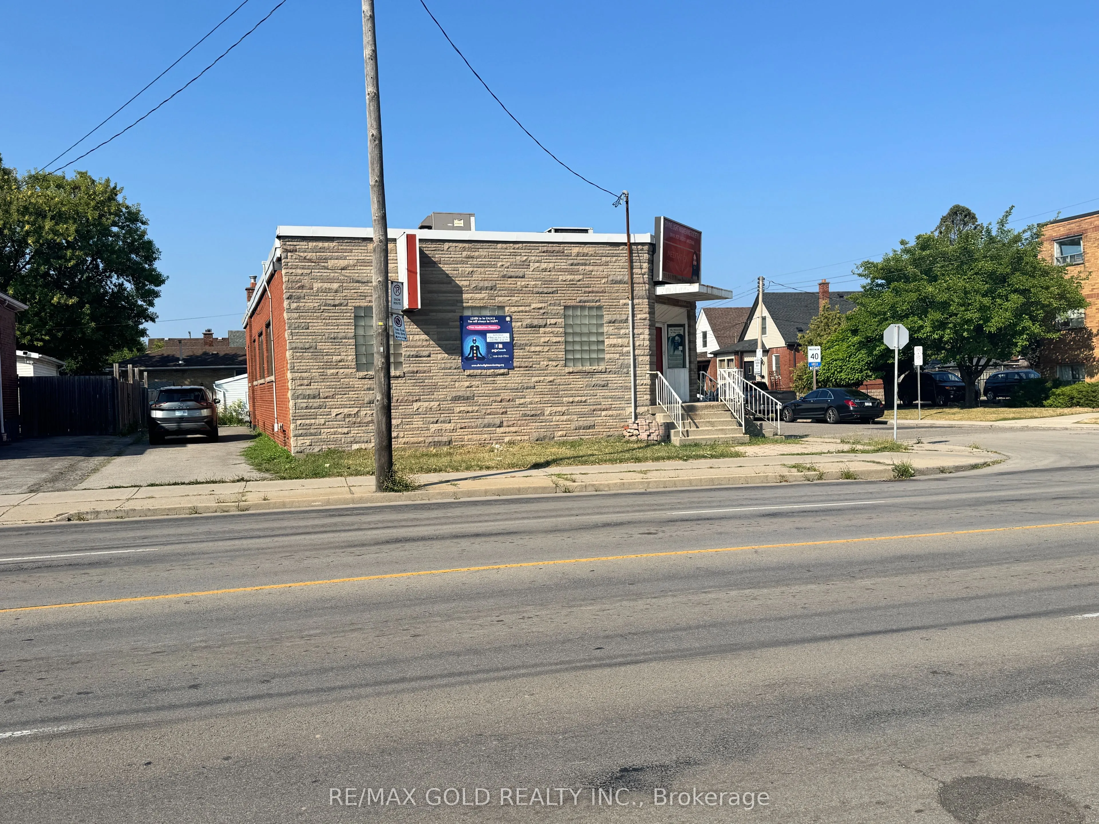 1441 Barton Street E