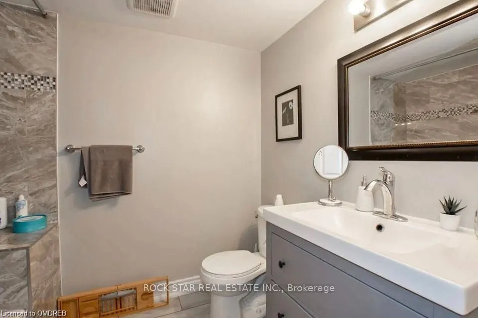 17 Ridgeview Avenue, #Lower
