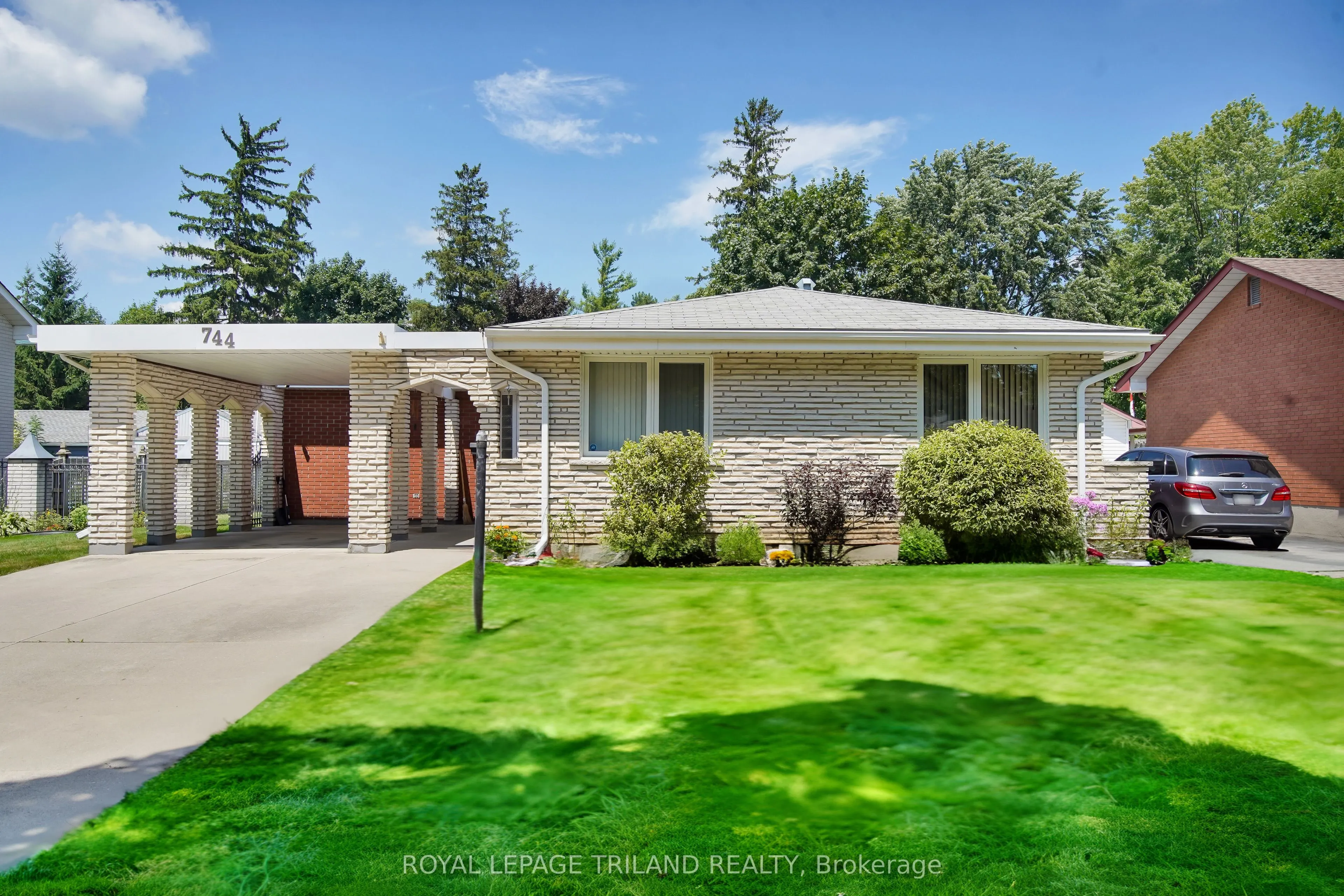 744 Dalkeith Avenue