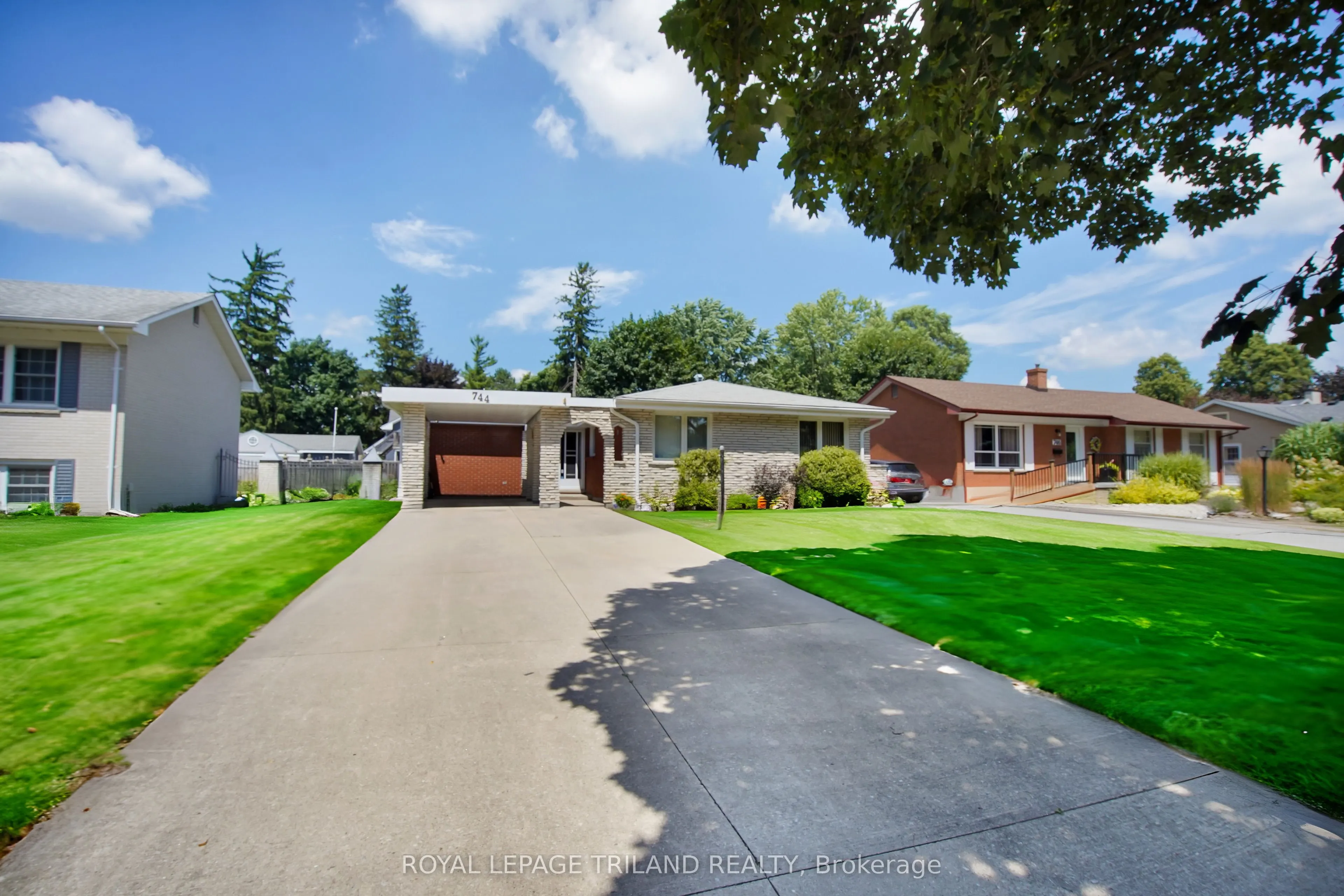 744 Dalkeith Avenue