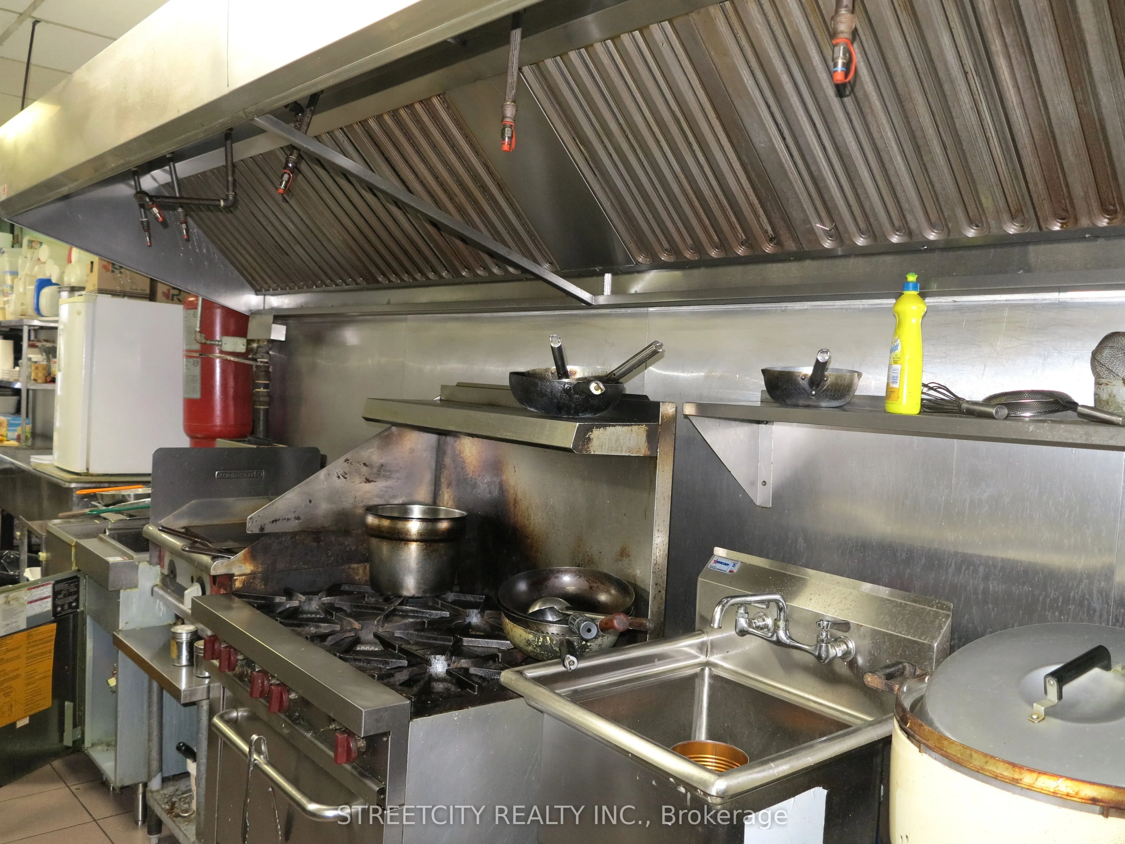330 WELLINGTON Road, #C