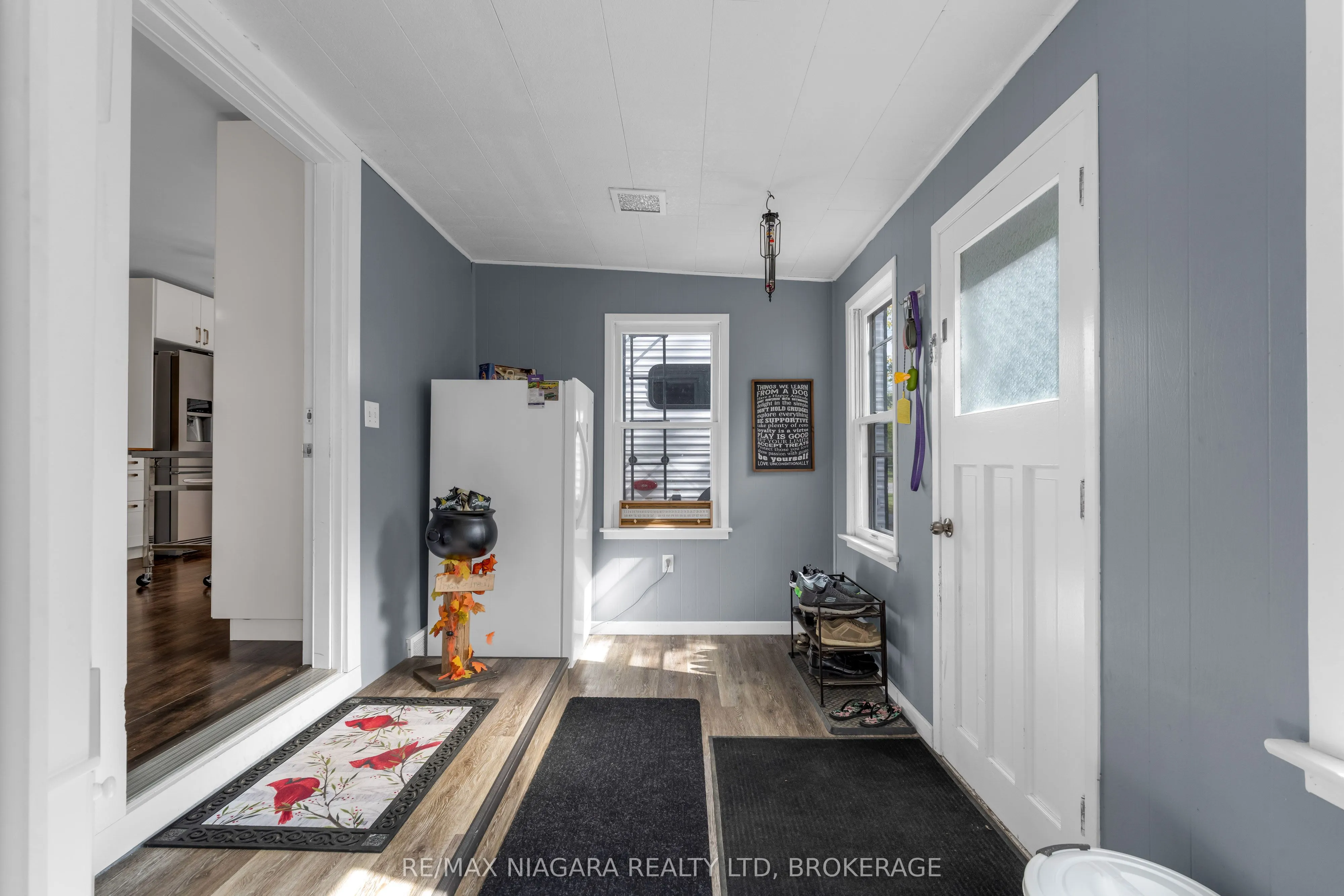 351 Crescent Road W
