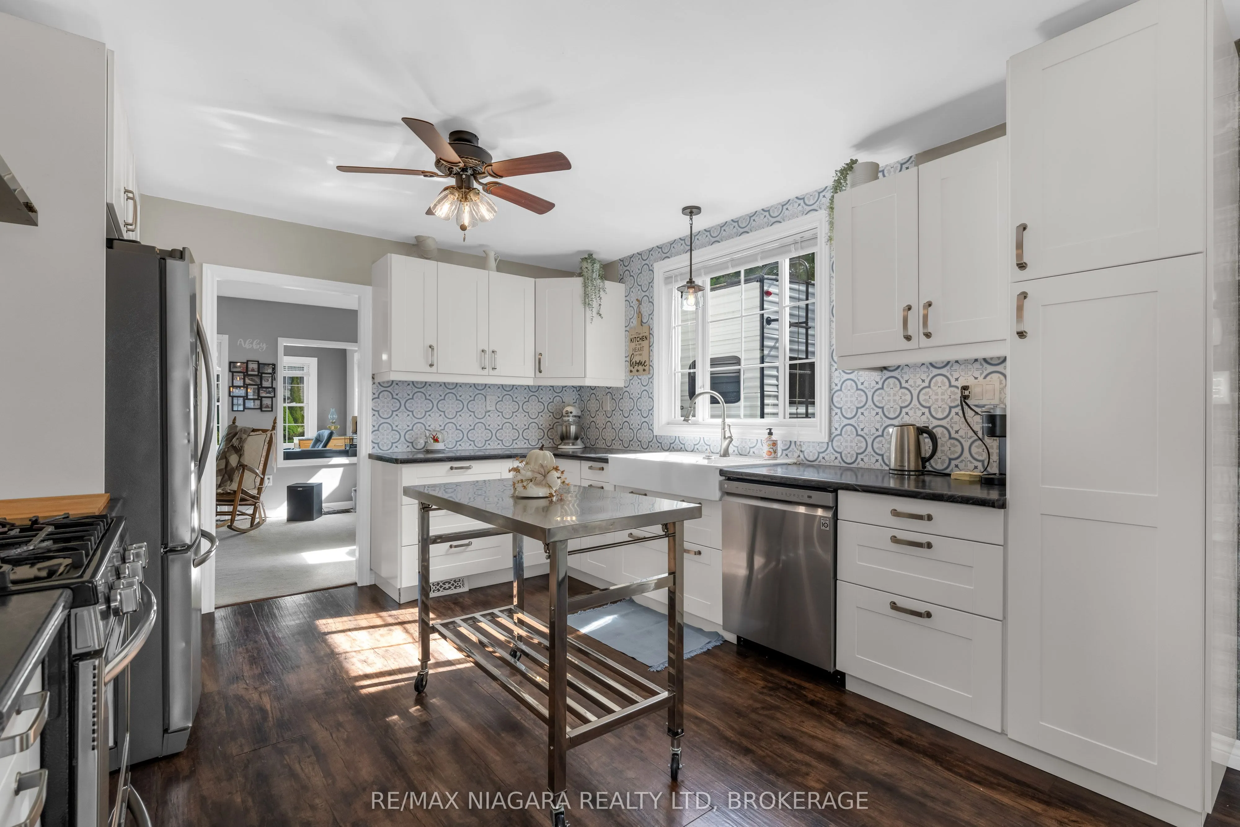 351 Crescent Road W
