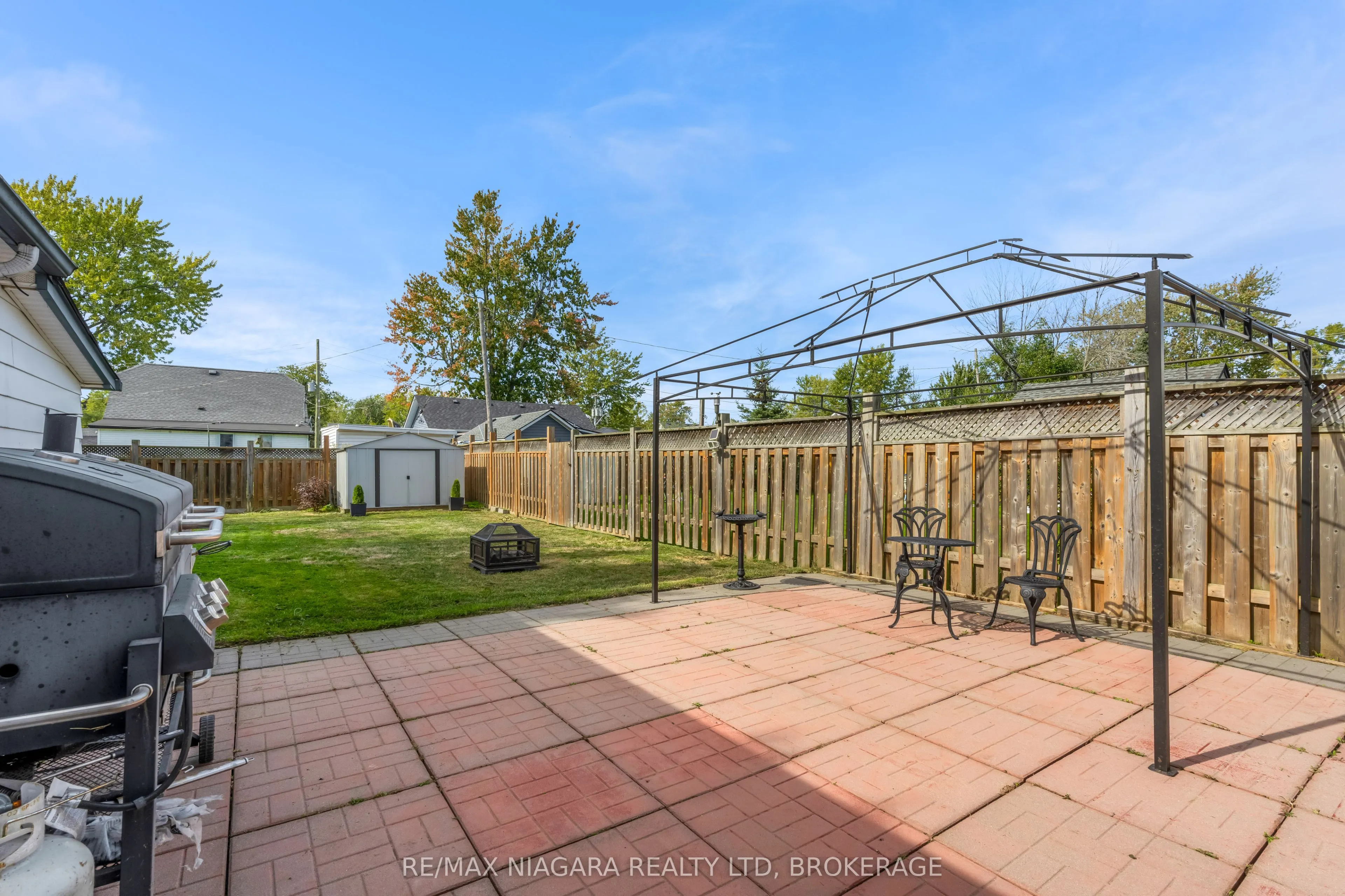 351 Crescent Road W