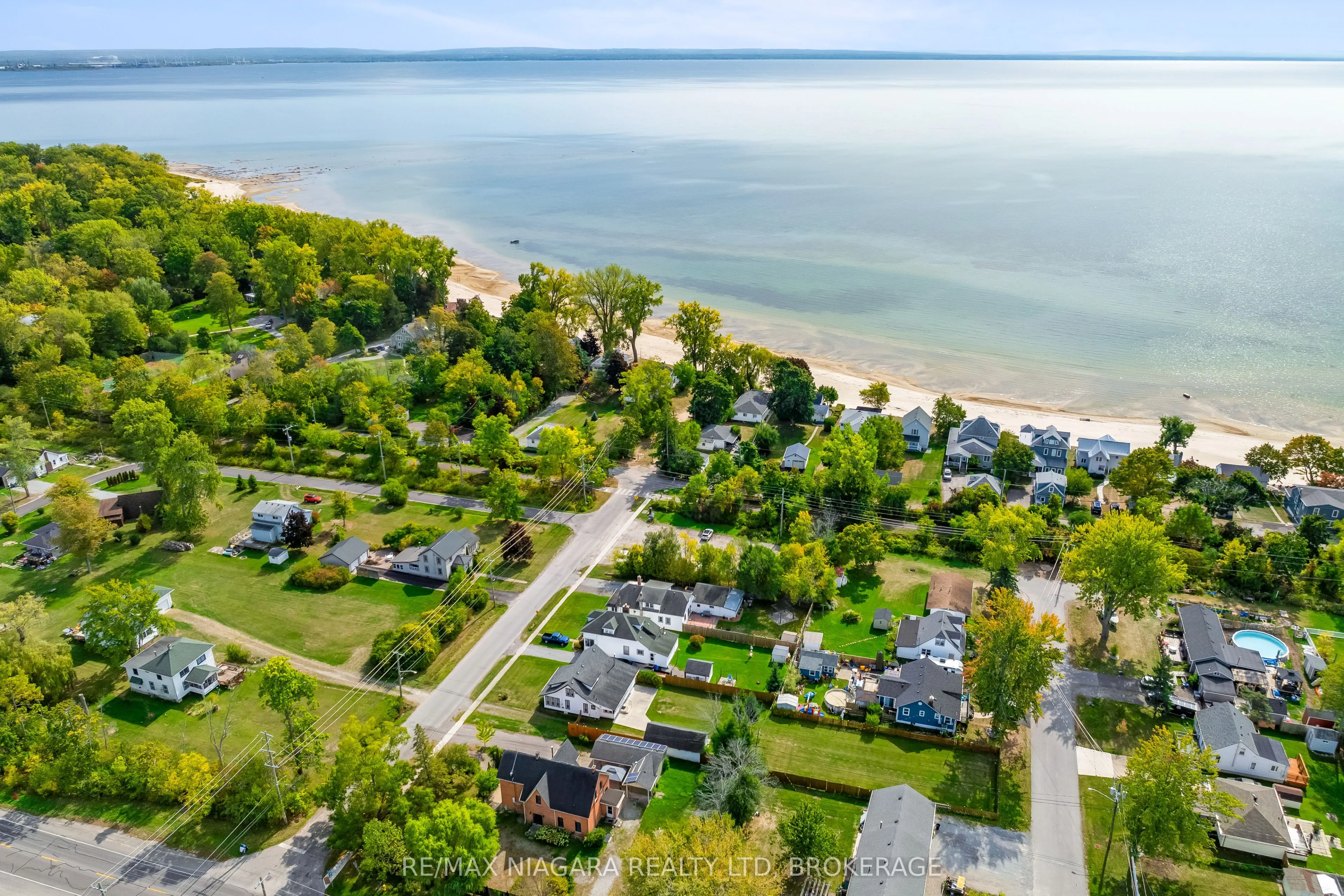 351 Crescent Road W