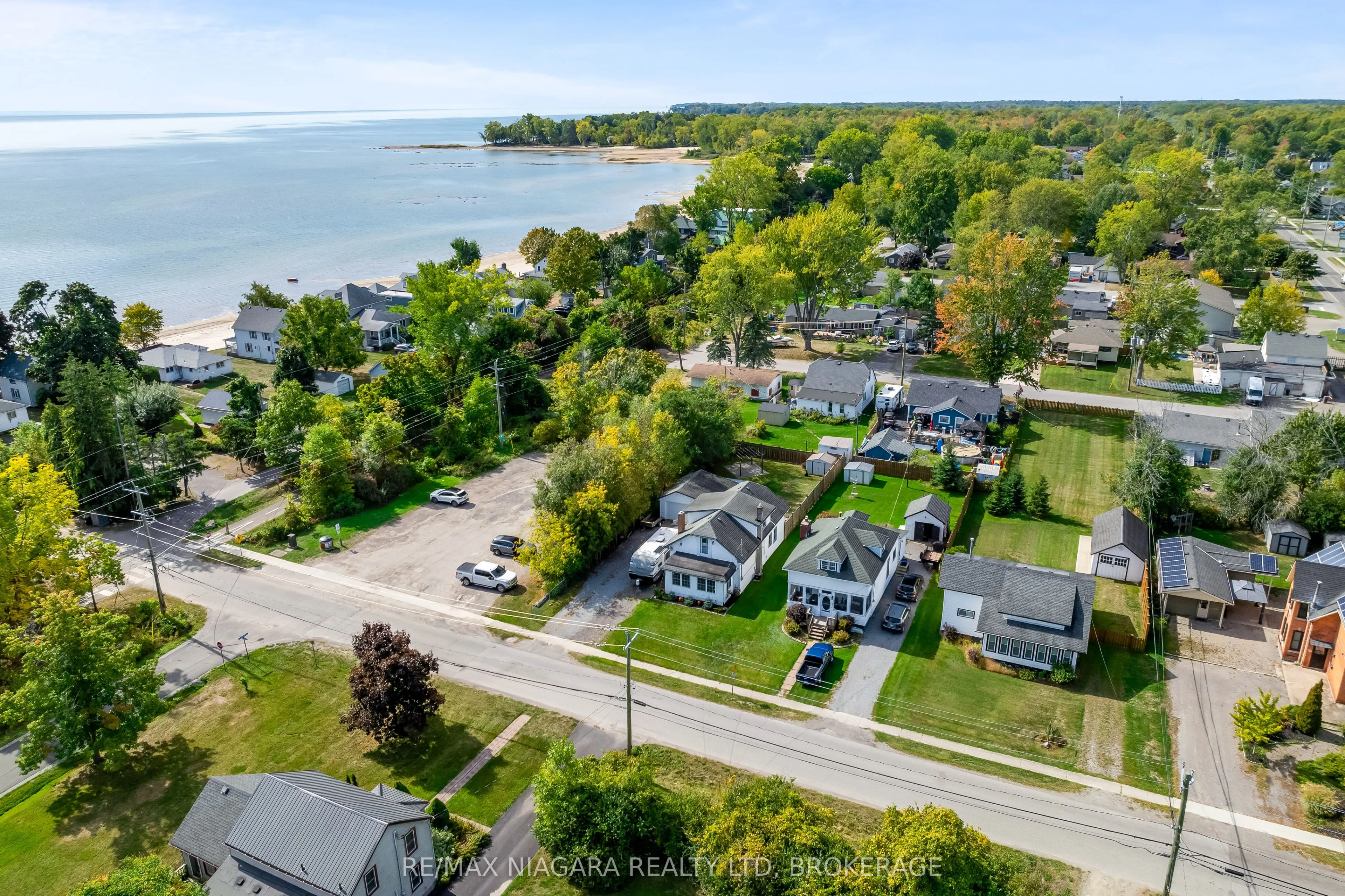 351 Crescent Road W
