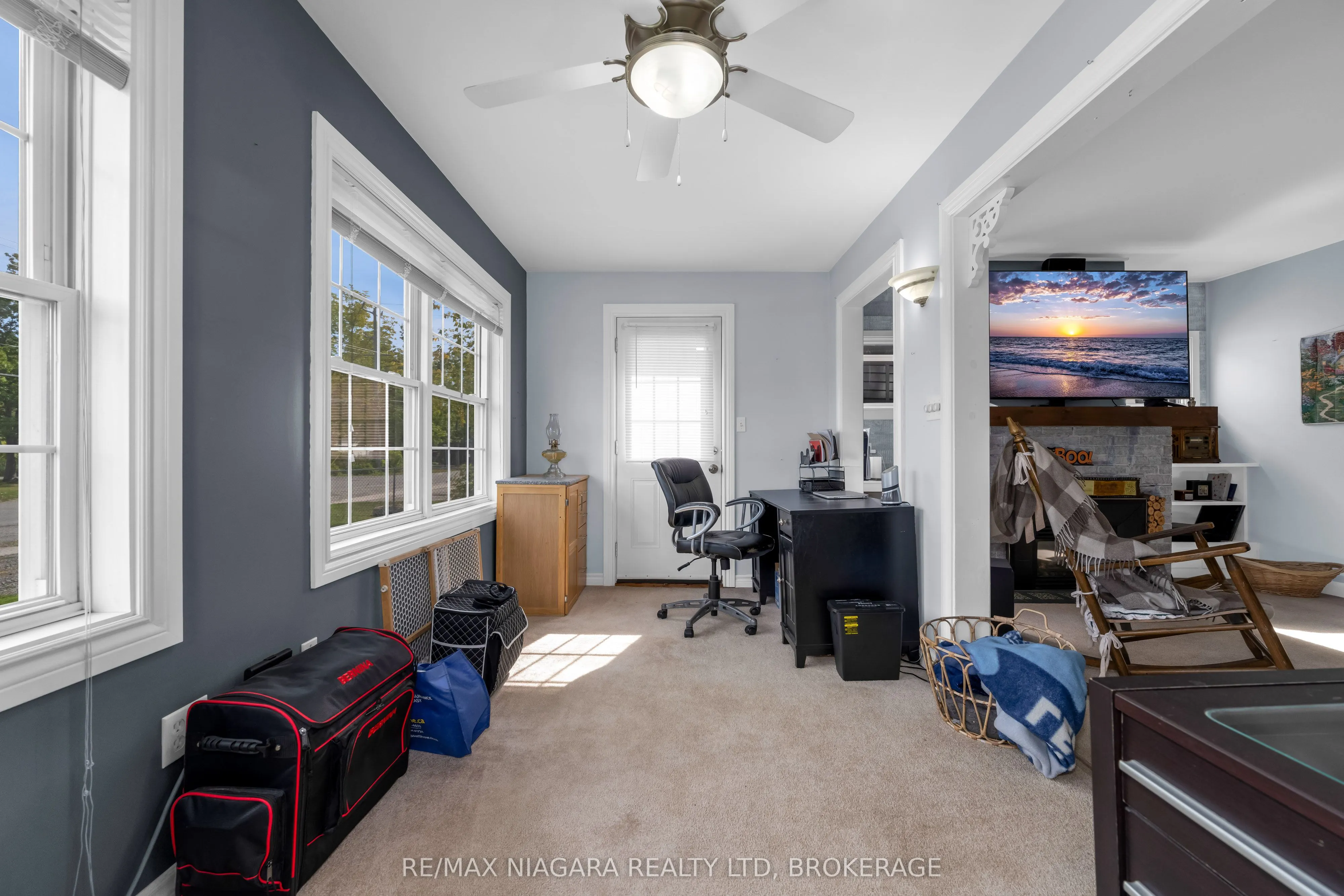 351 Crescent Road W
