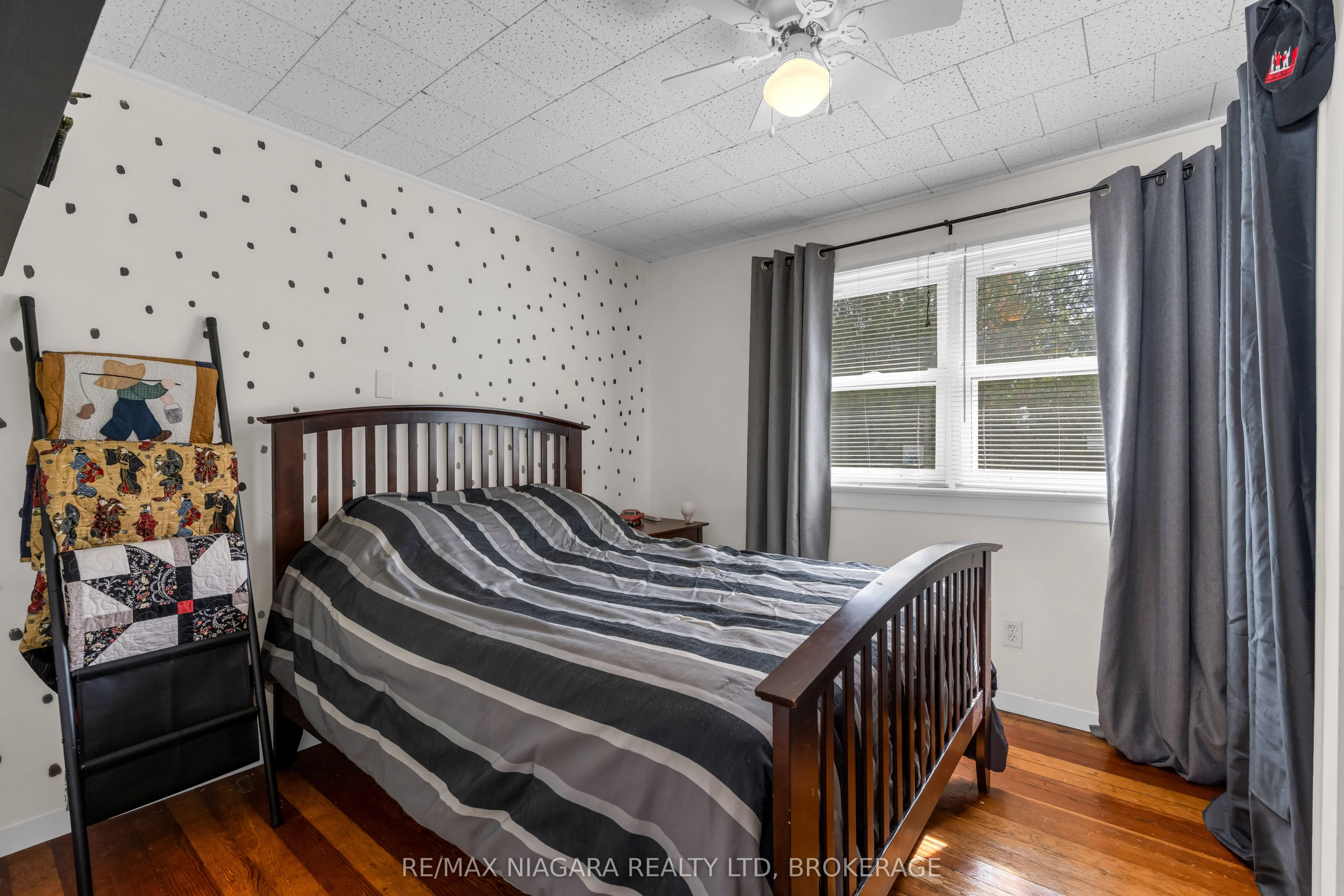 351 Crescent Road W