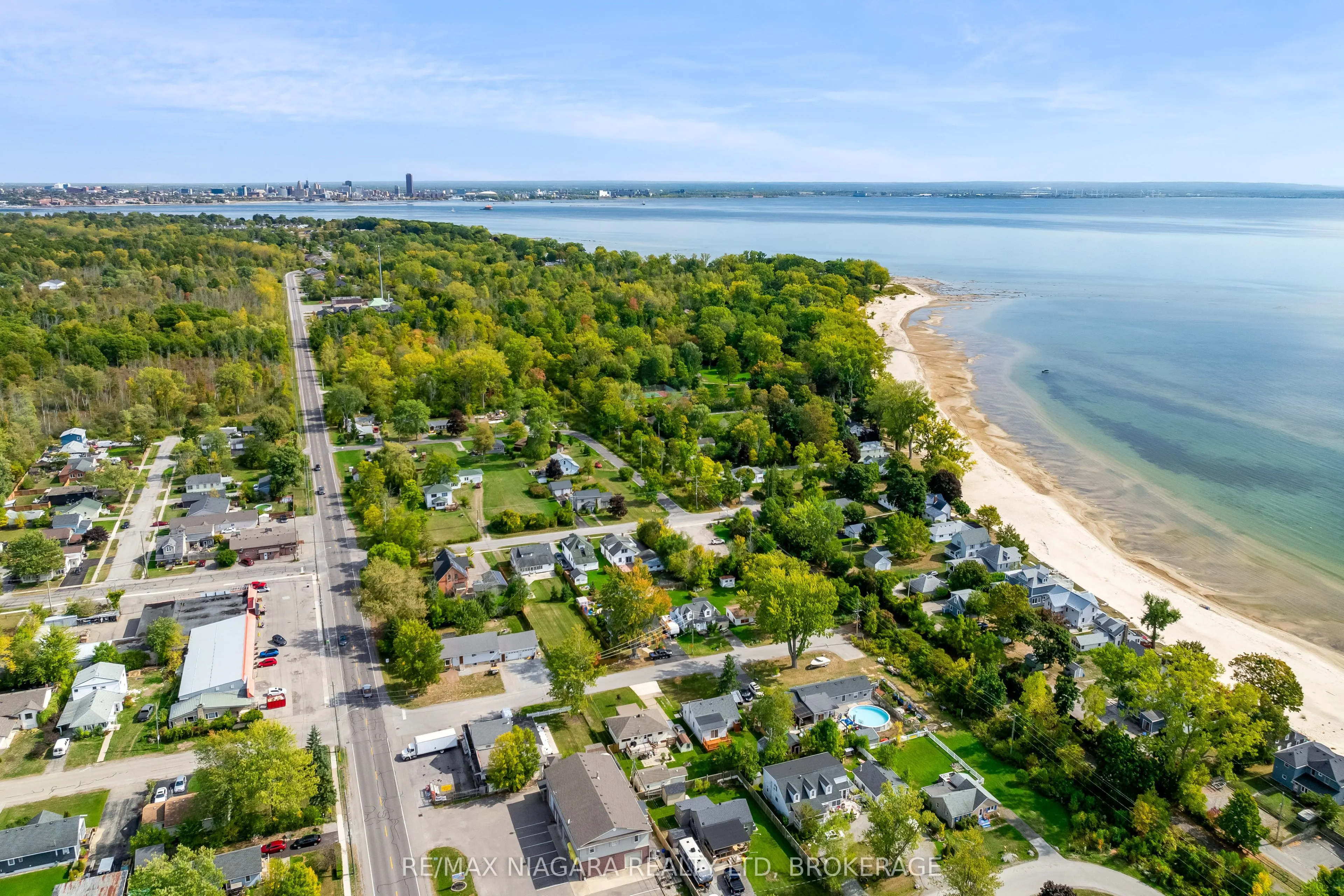 351 Crescent Road W