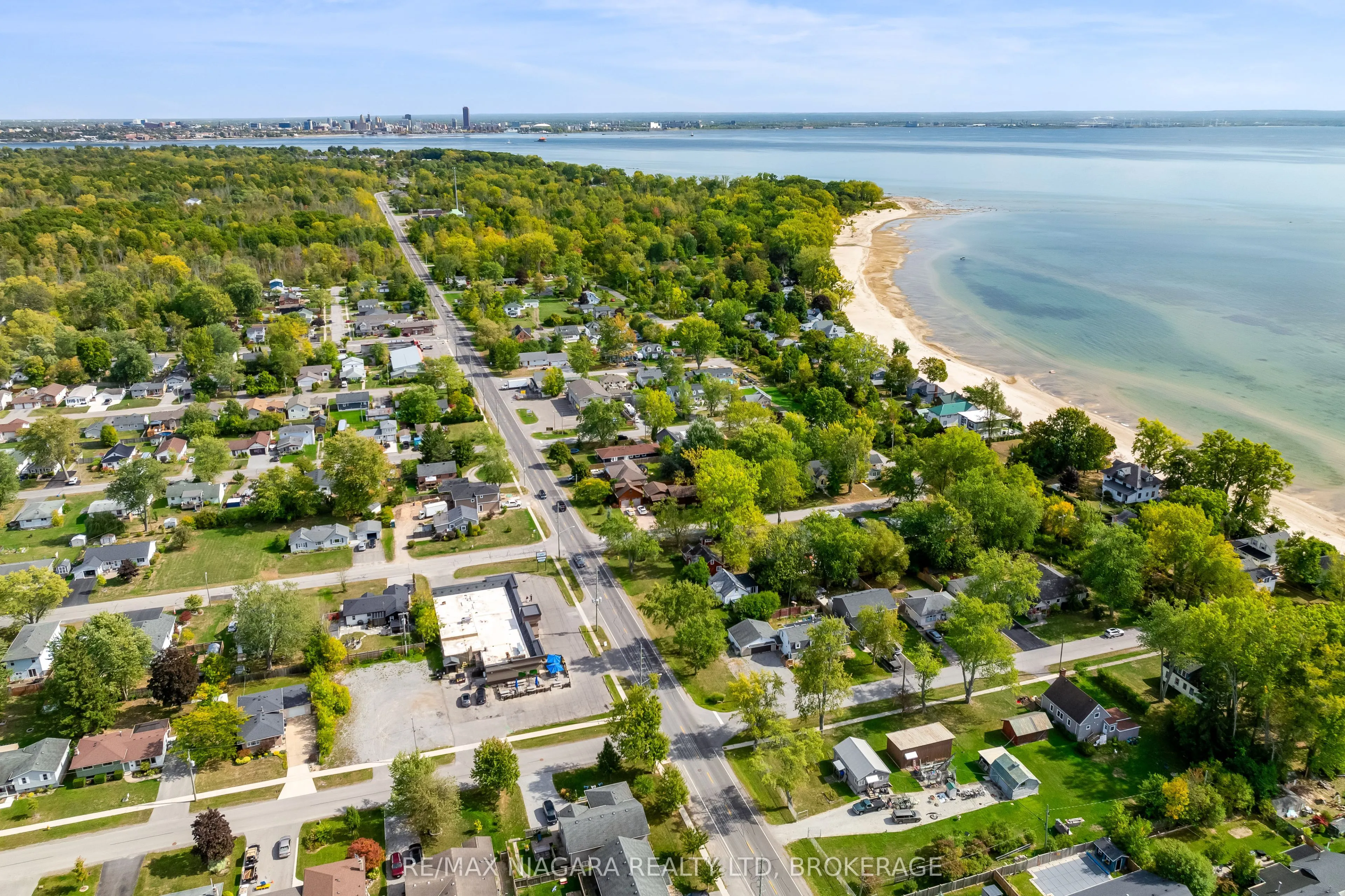 351 Crescent Road W
