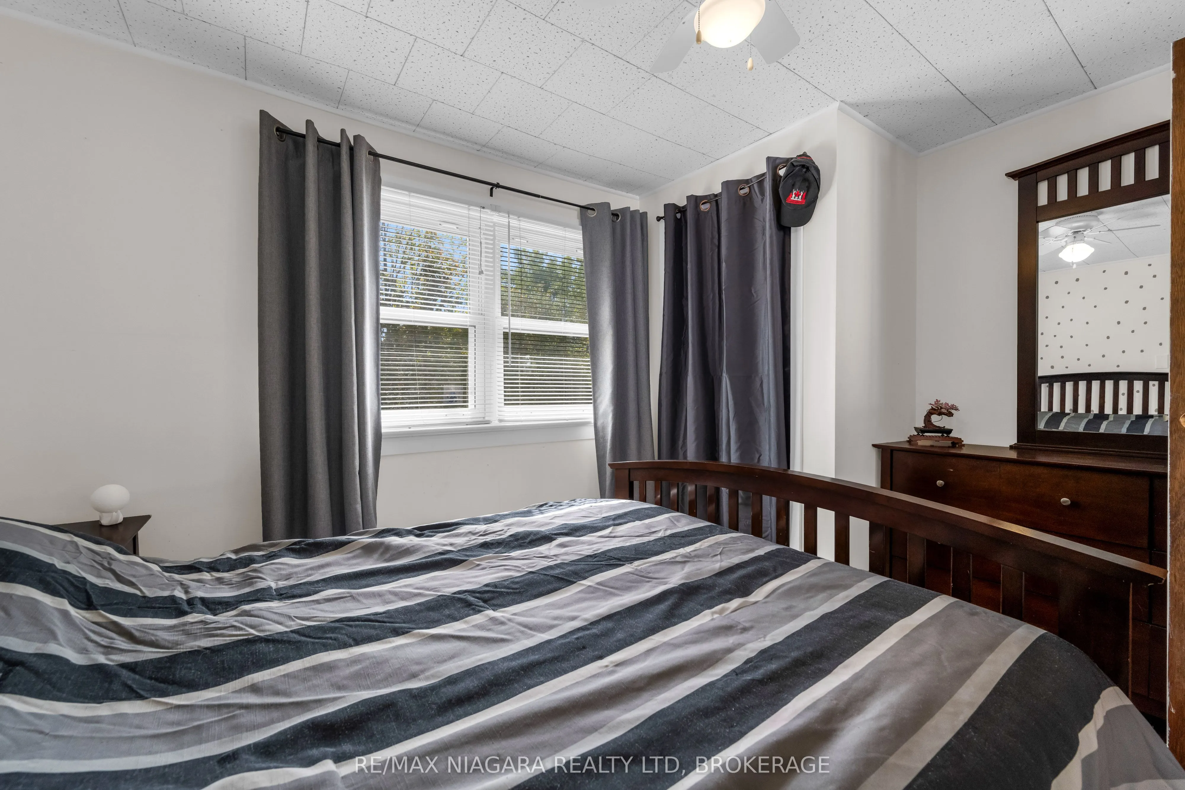 351 Crescent Road W
