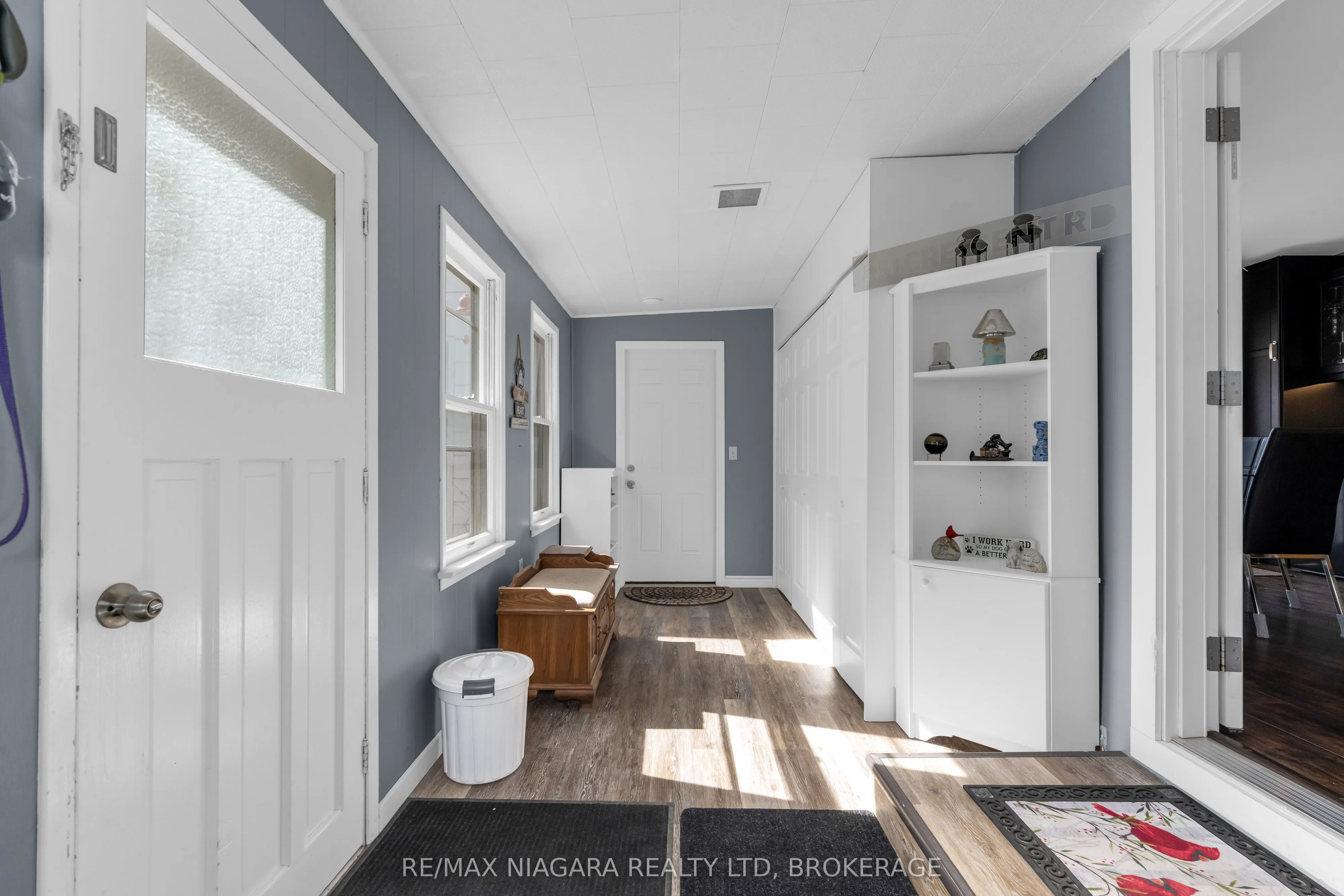 351 Crescent Road W
