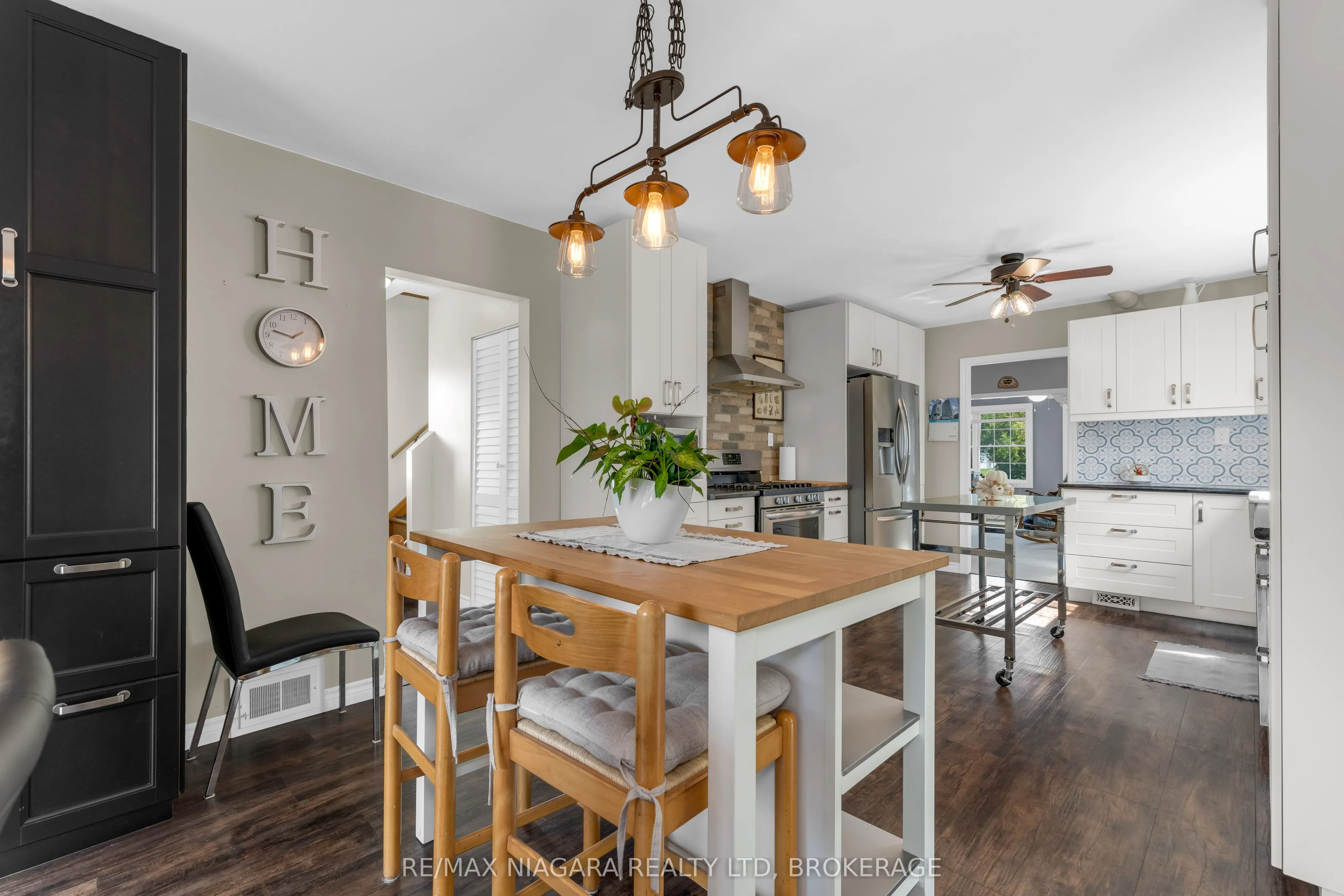 351 Crescent Road W