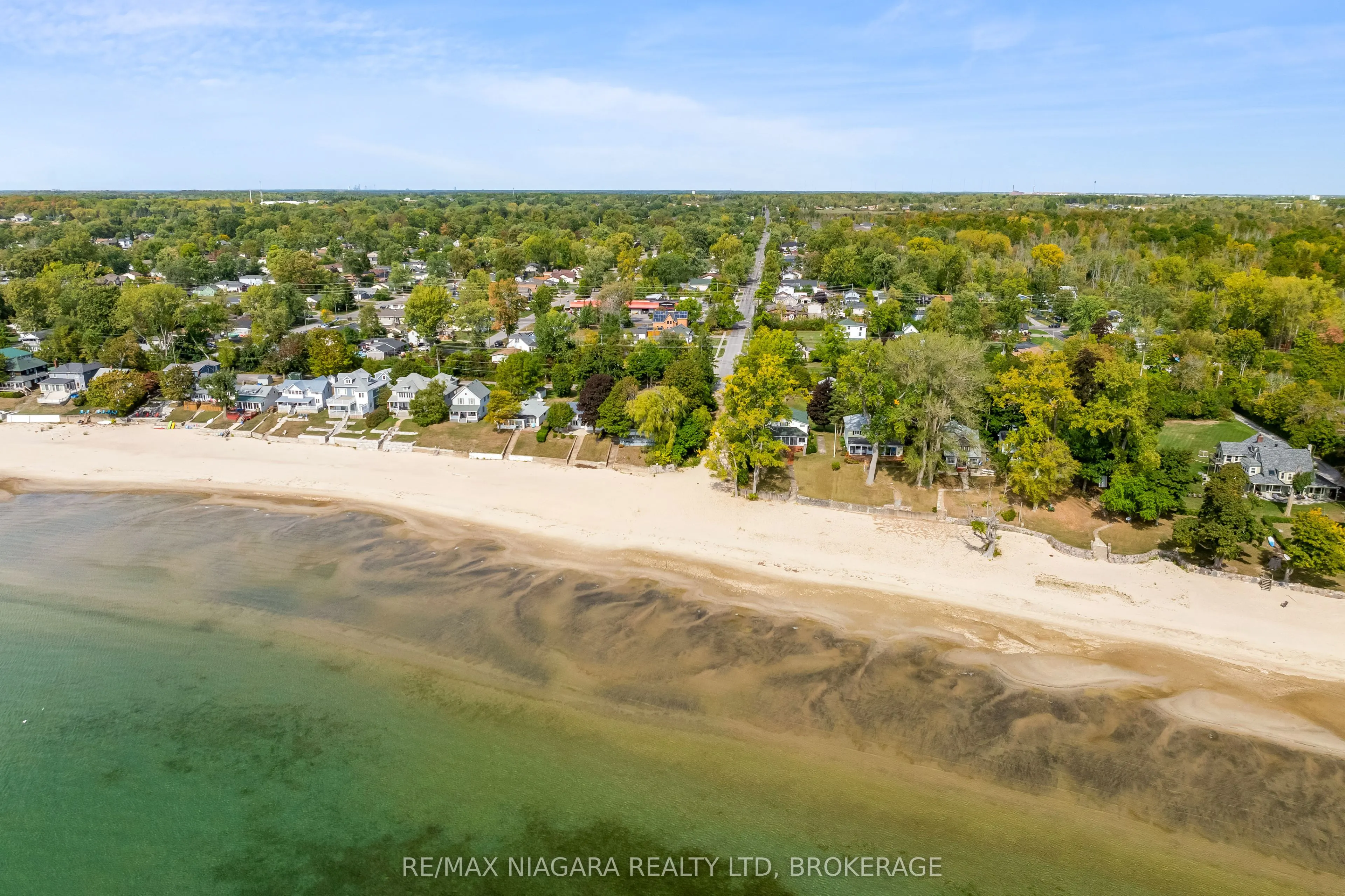 351 Crescent Road W