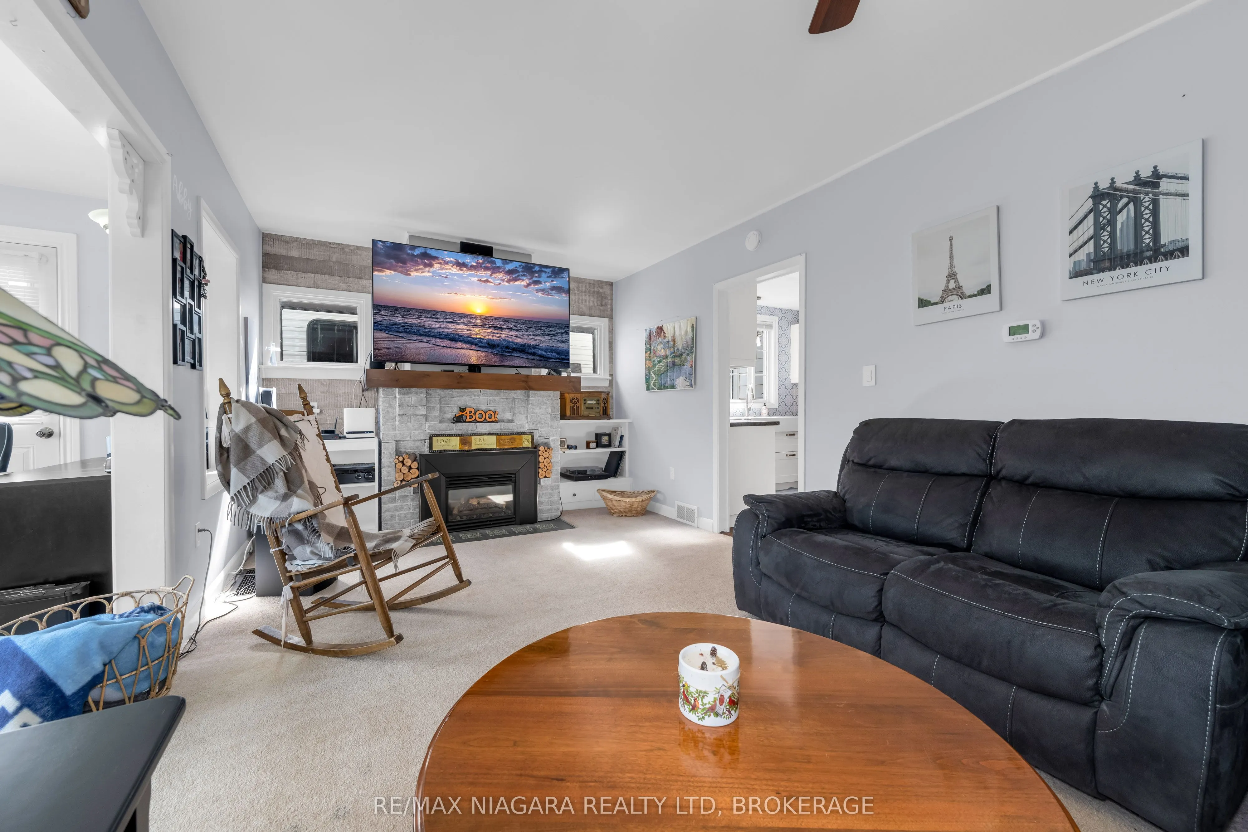 351 Crescent Road W