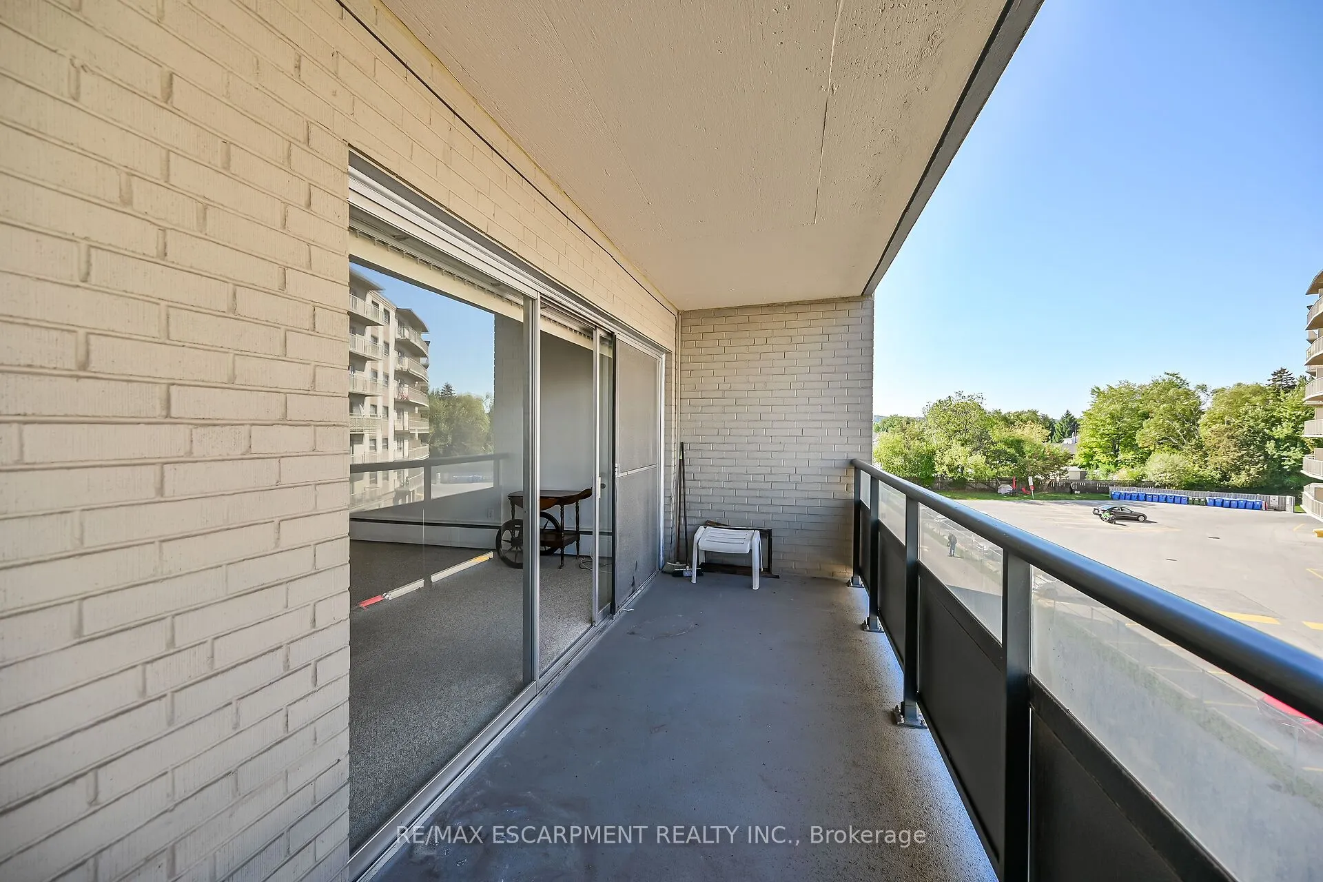 510 Queenston Road, #404