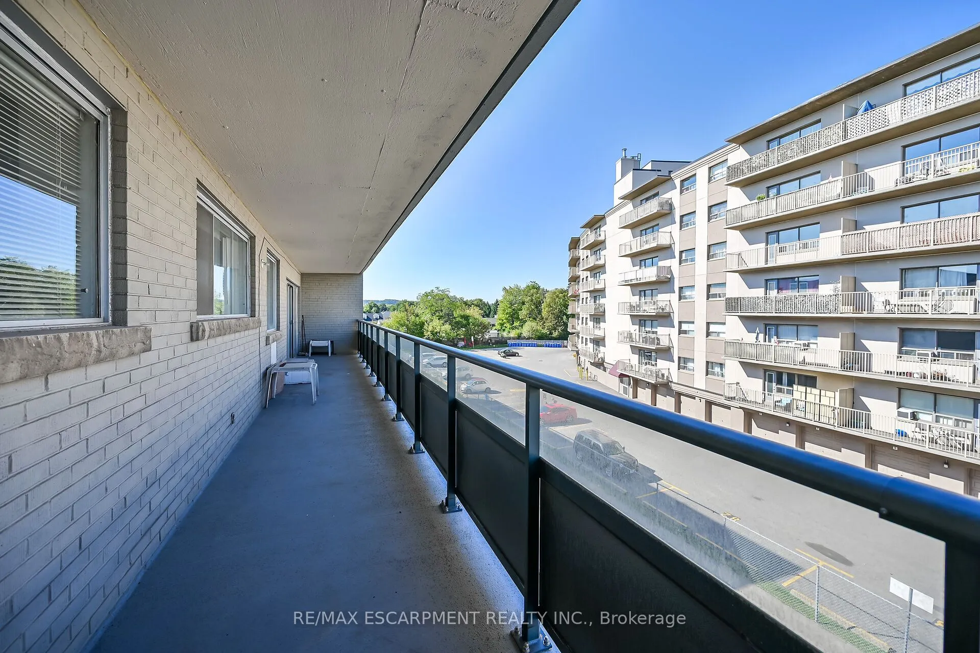 510 Queenston Road, #404