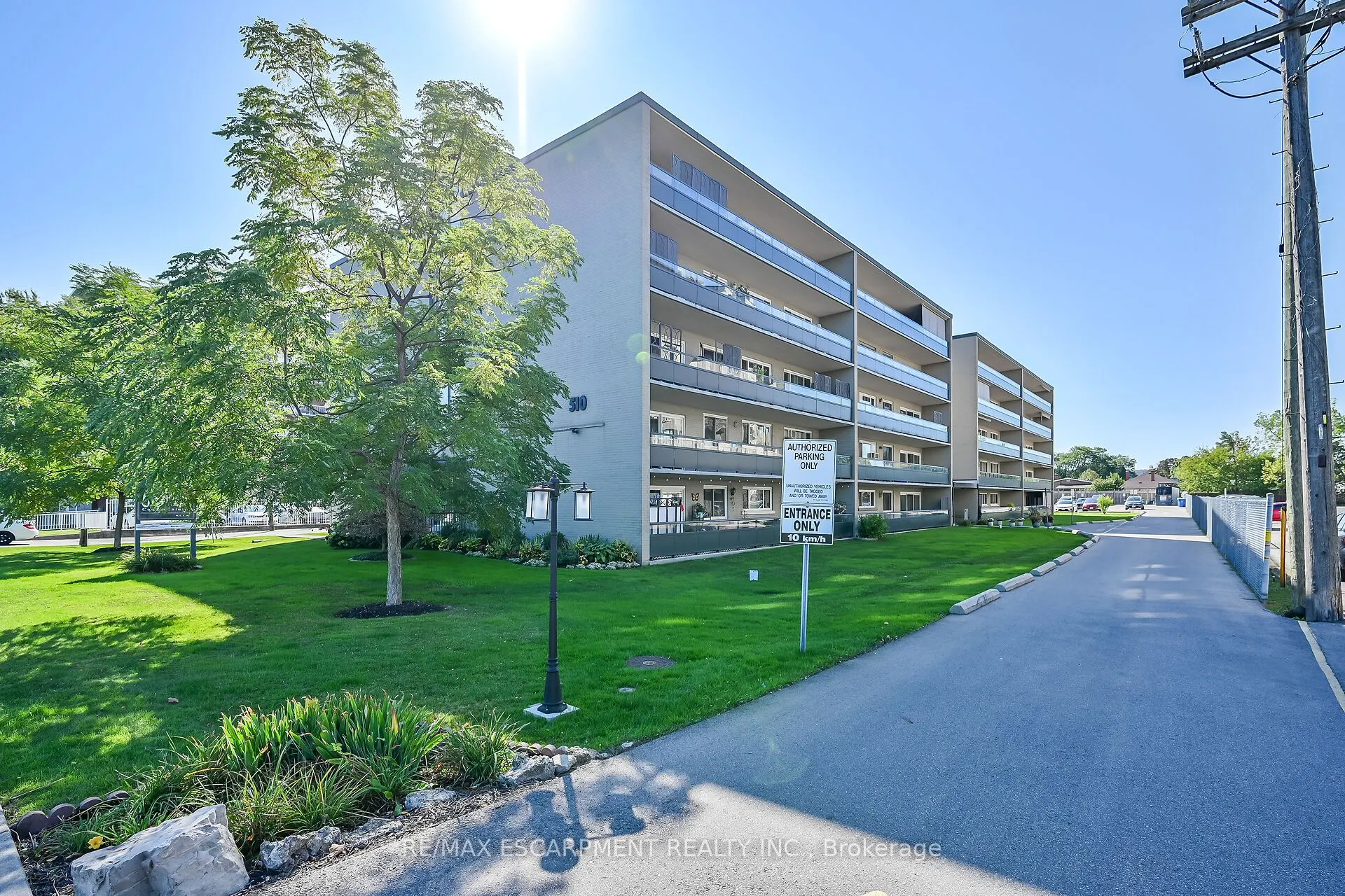510 Queenston Road, #404