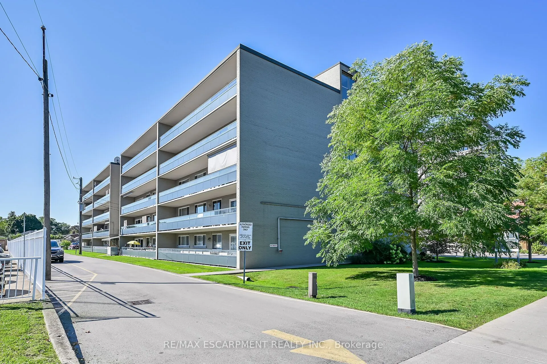 510 Queenston Road, #404