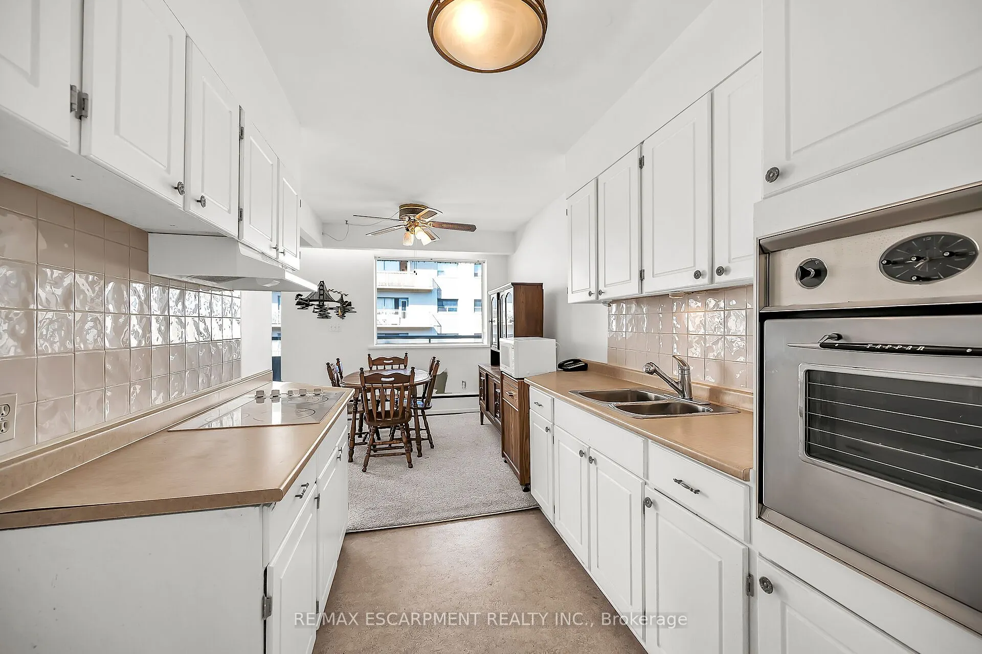 510 Queenston Road, #404