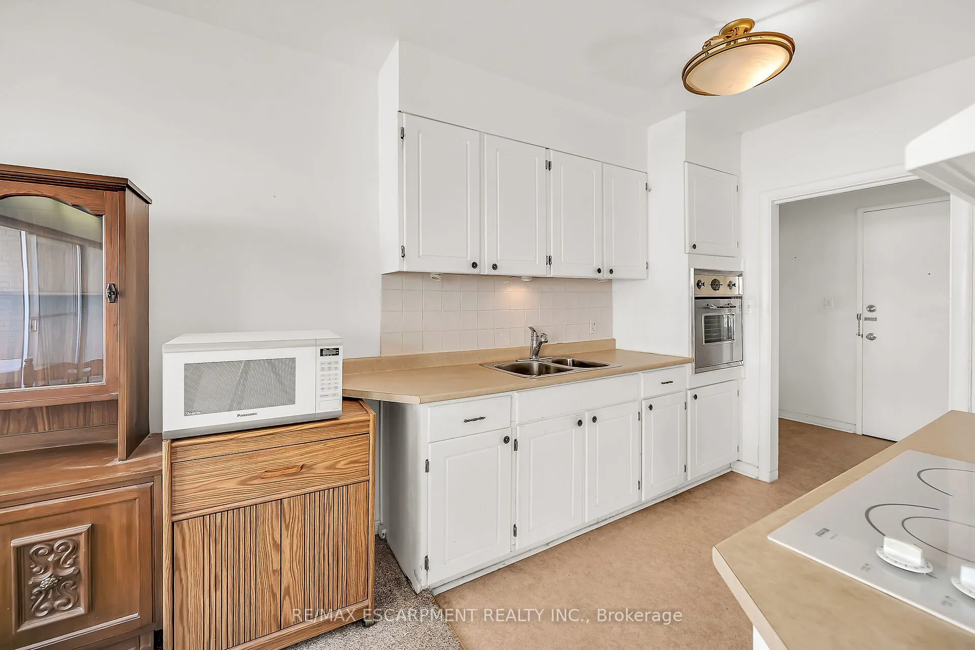 510 Queenston Road, #404
