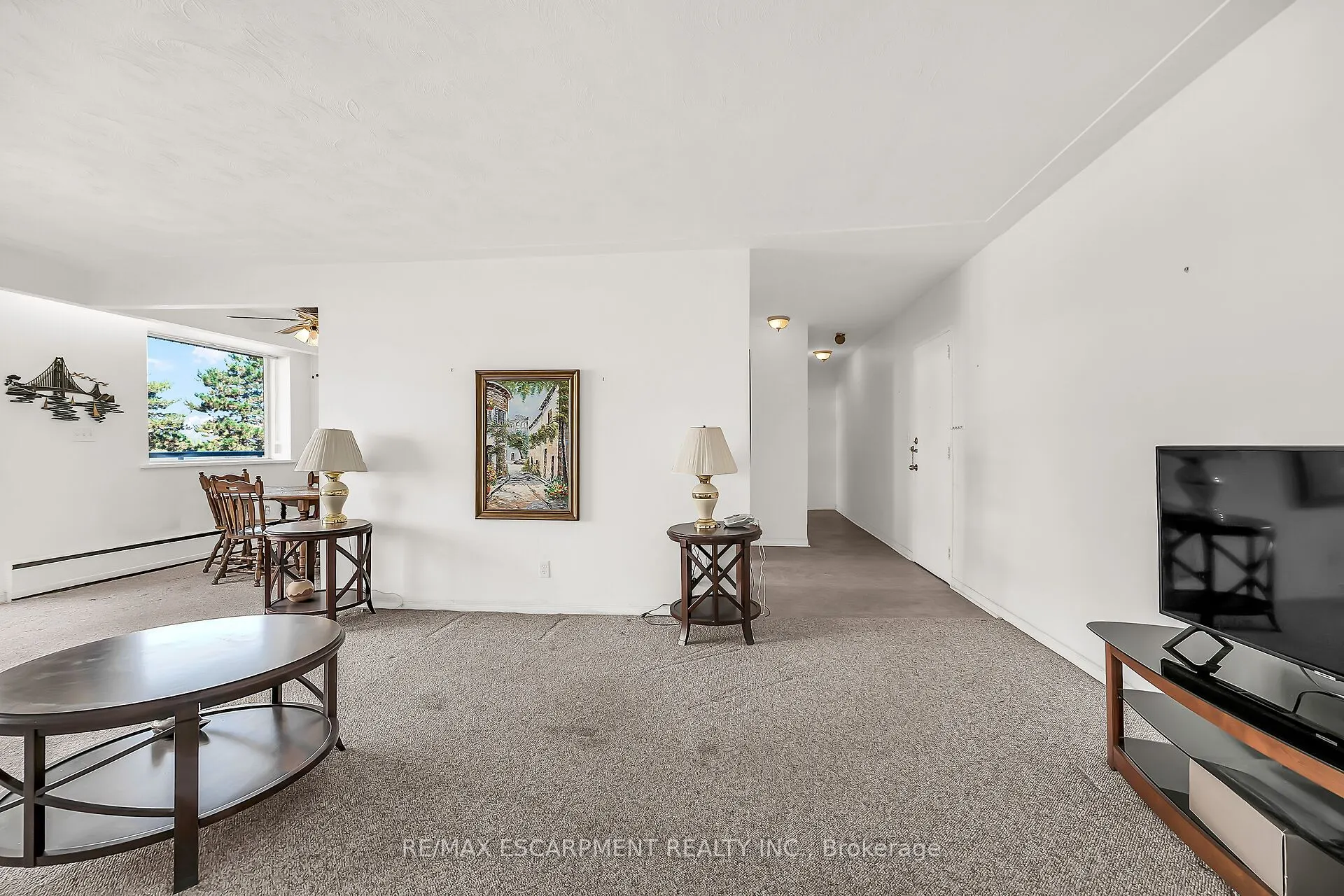 510 Queenston Road, #404