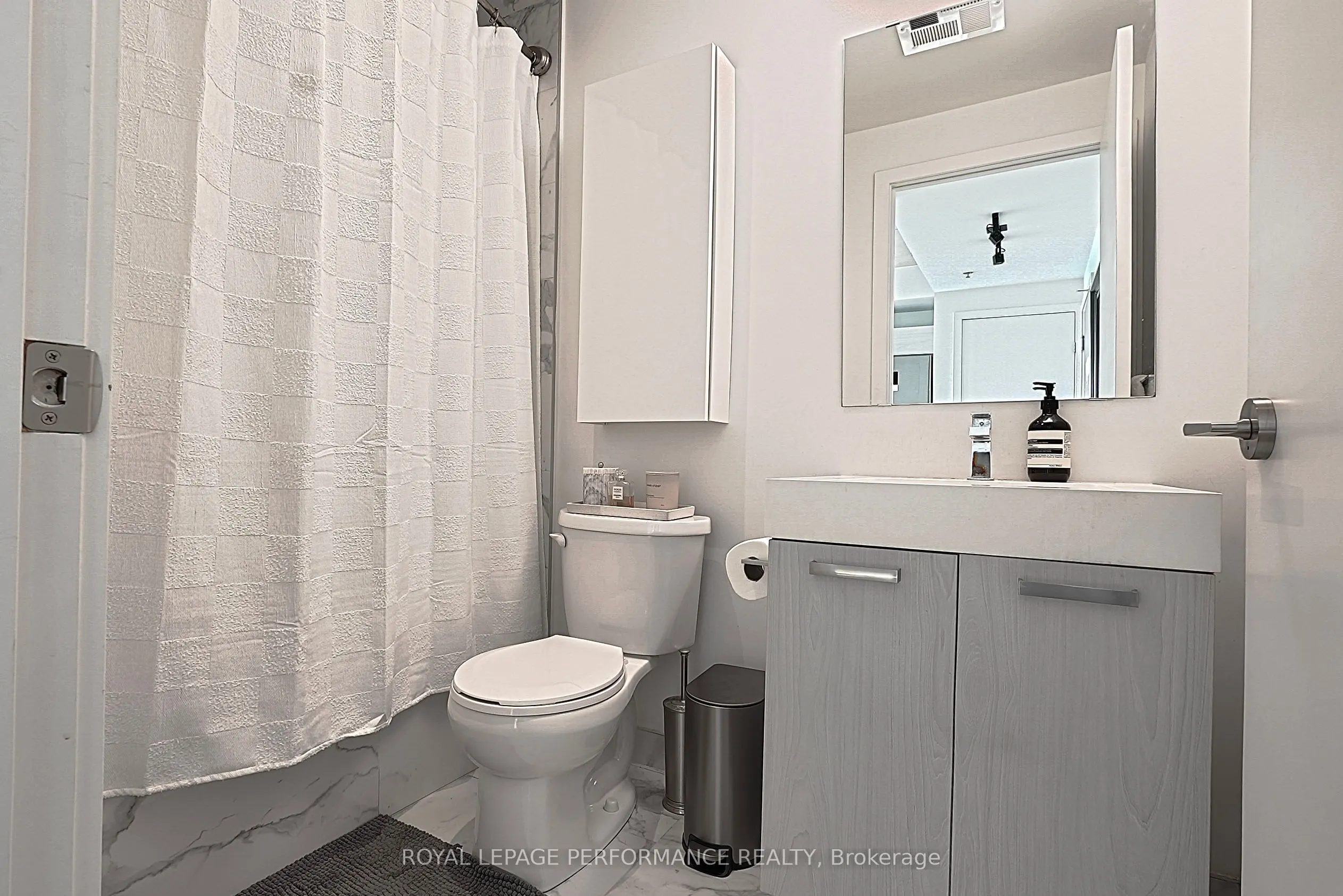203 Catherine Street, #1804