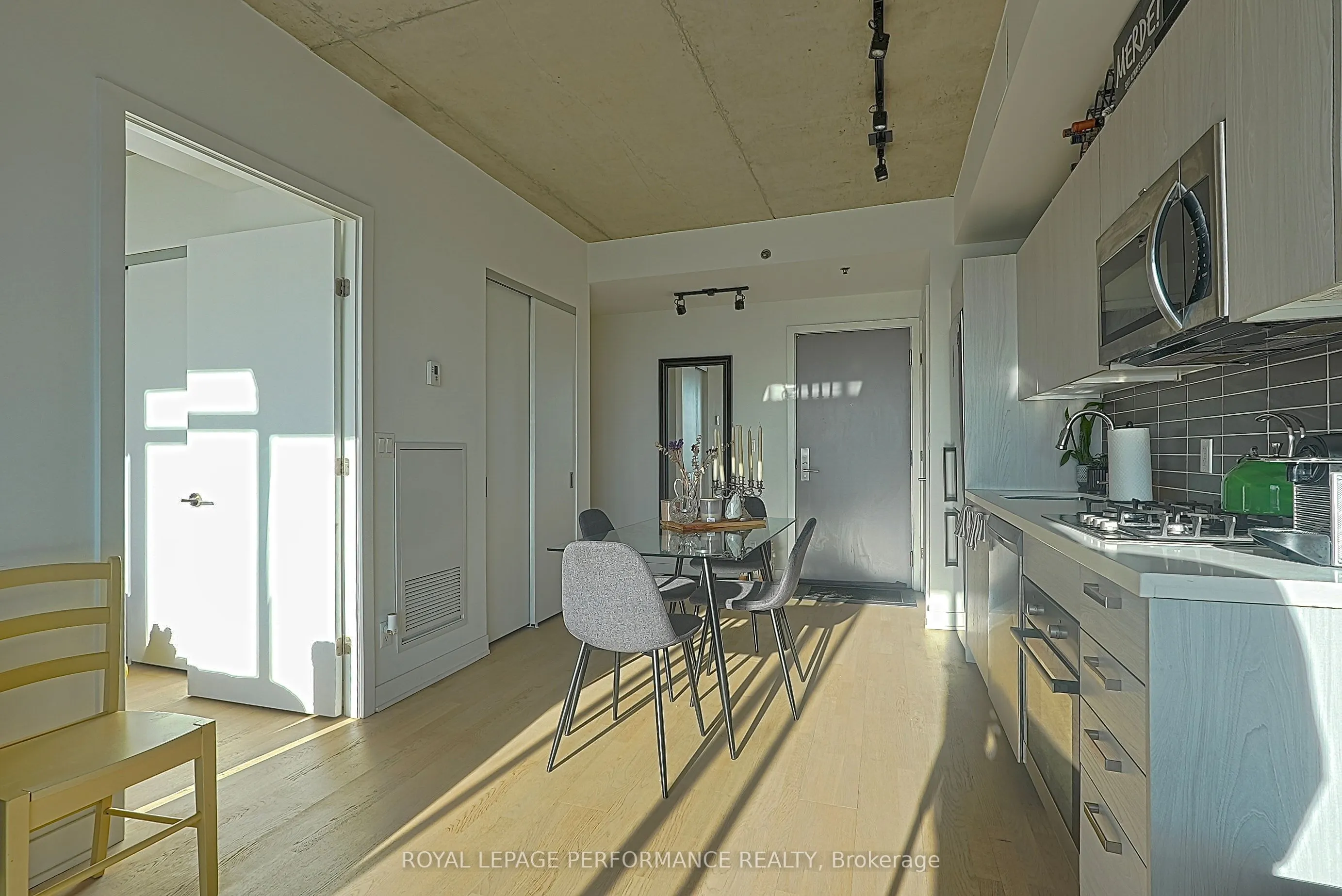 203 Catherine Street, #1804