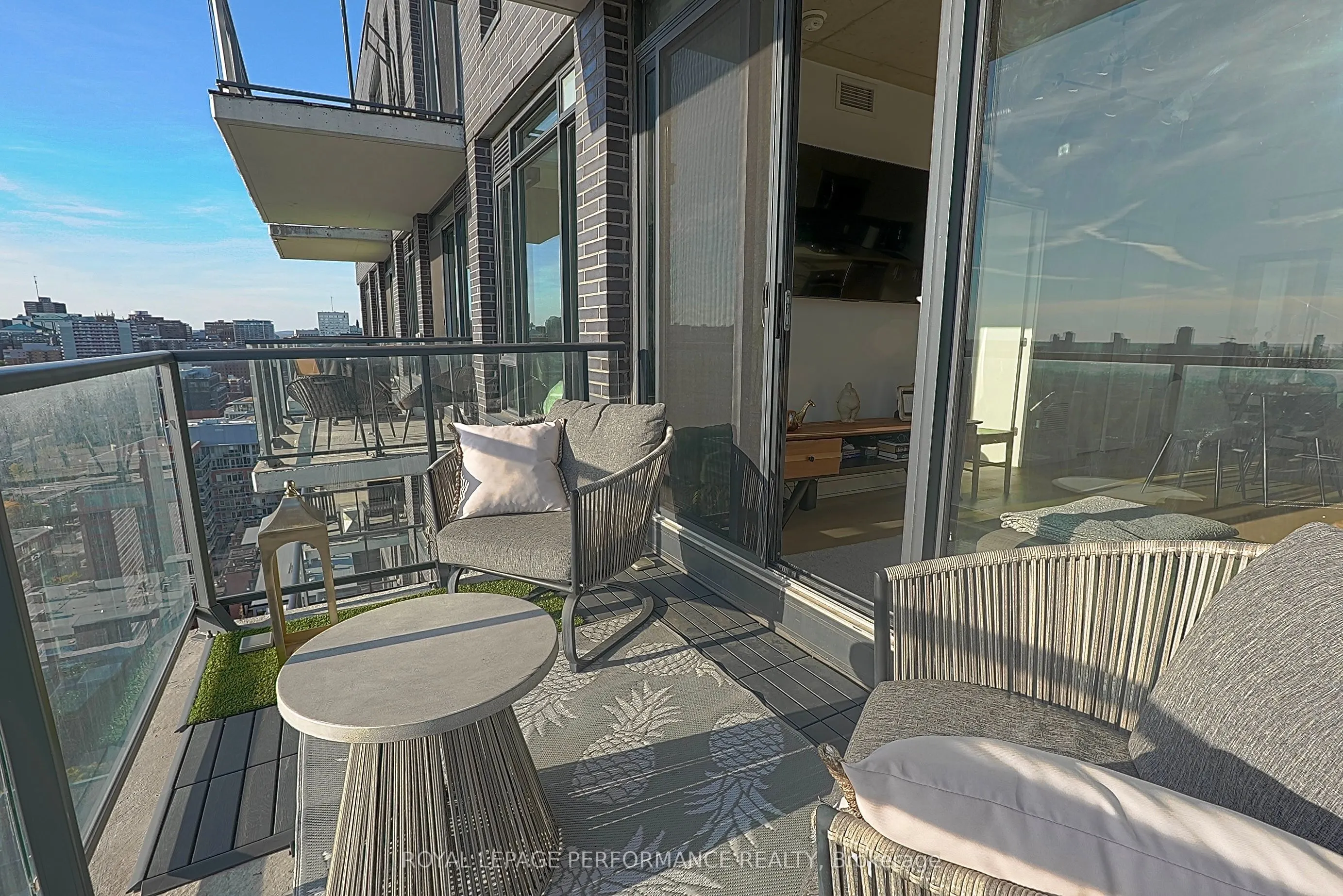203 Catherine Street, #1804