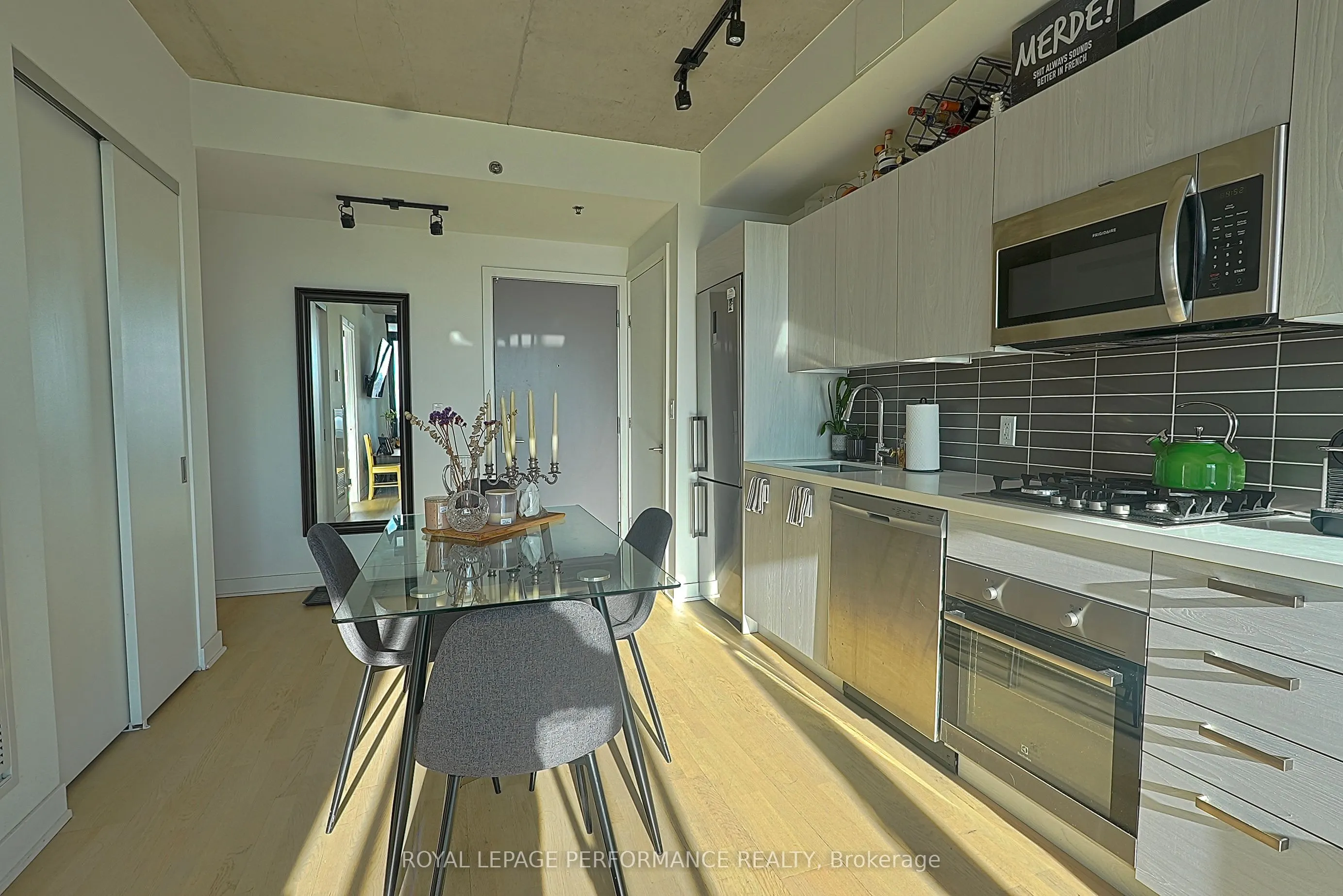 203 Catherine Street, #1804