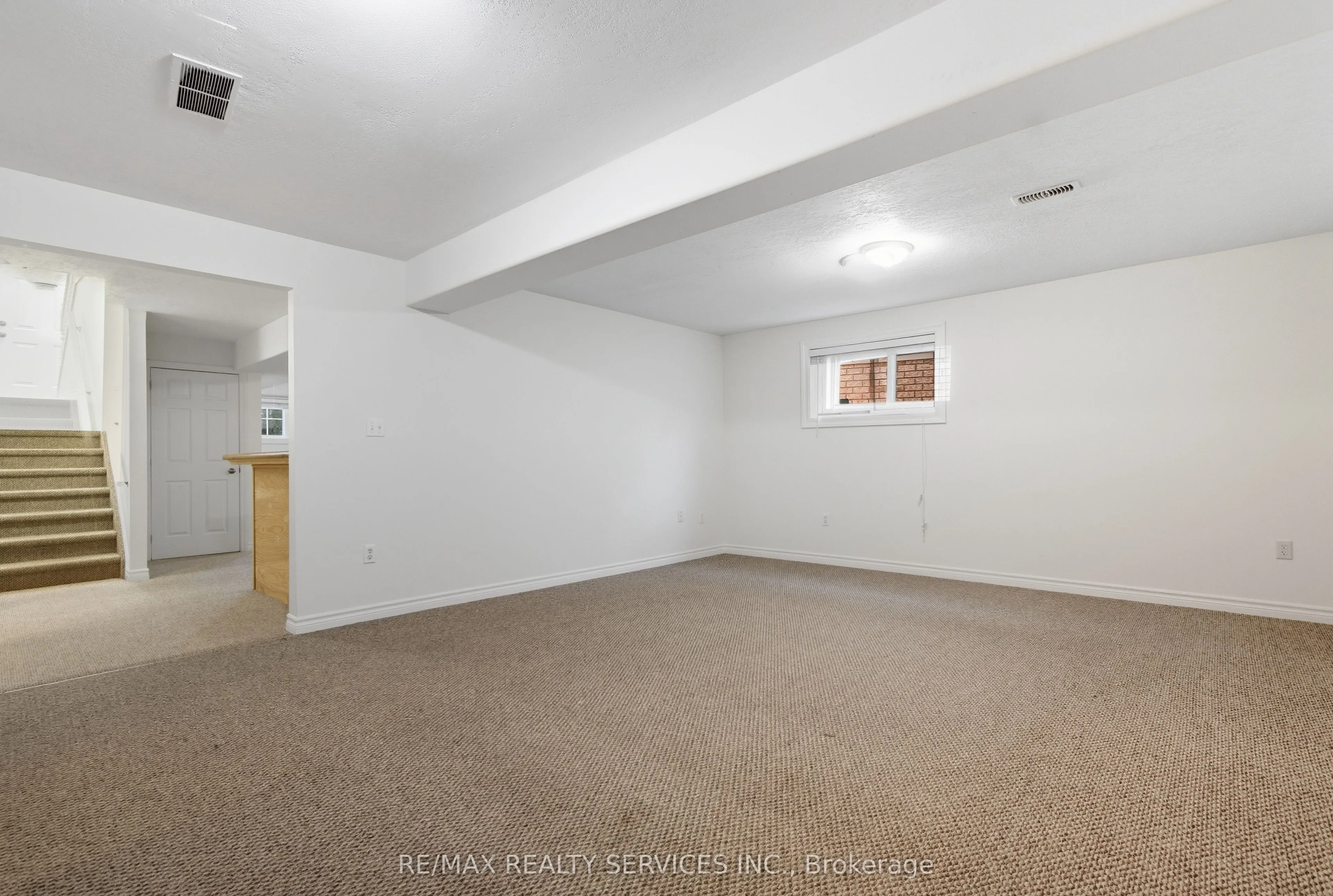 1039 Clover Avenue