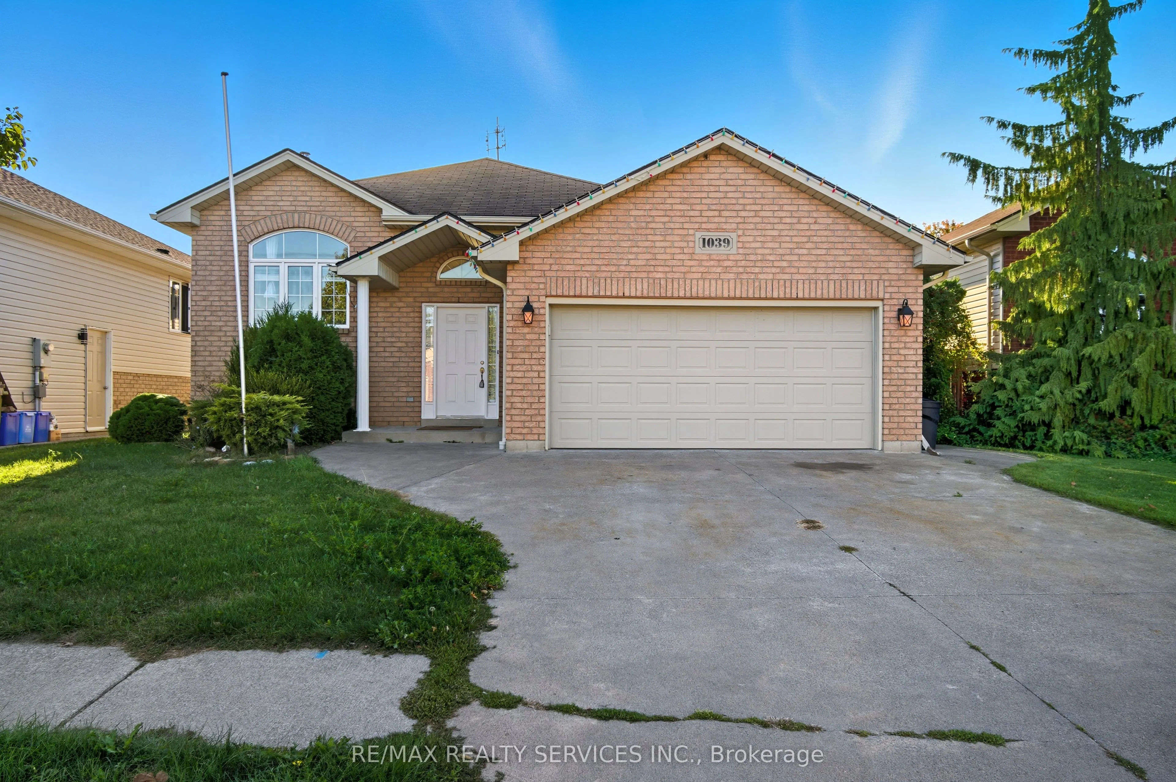 1039 Clover Avenue