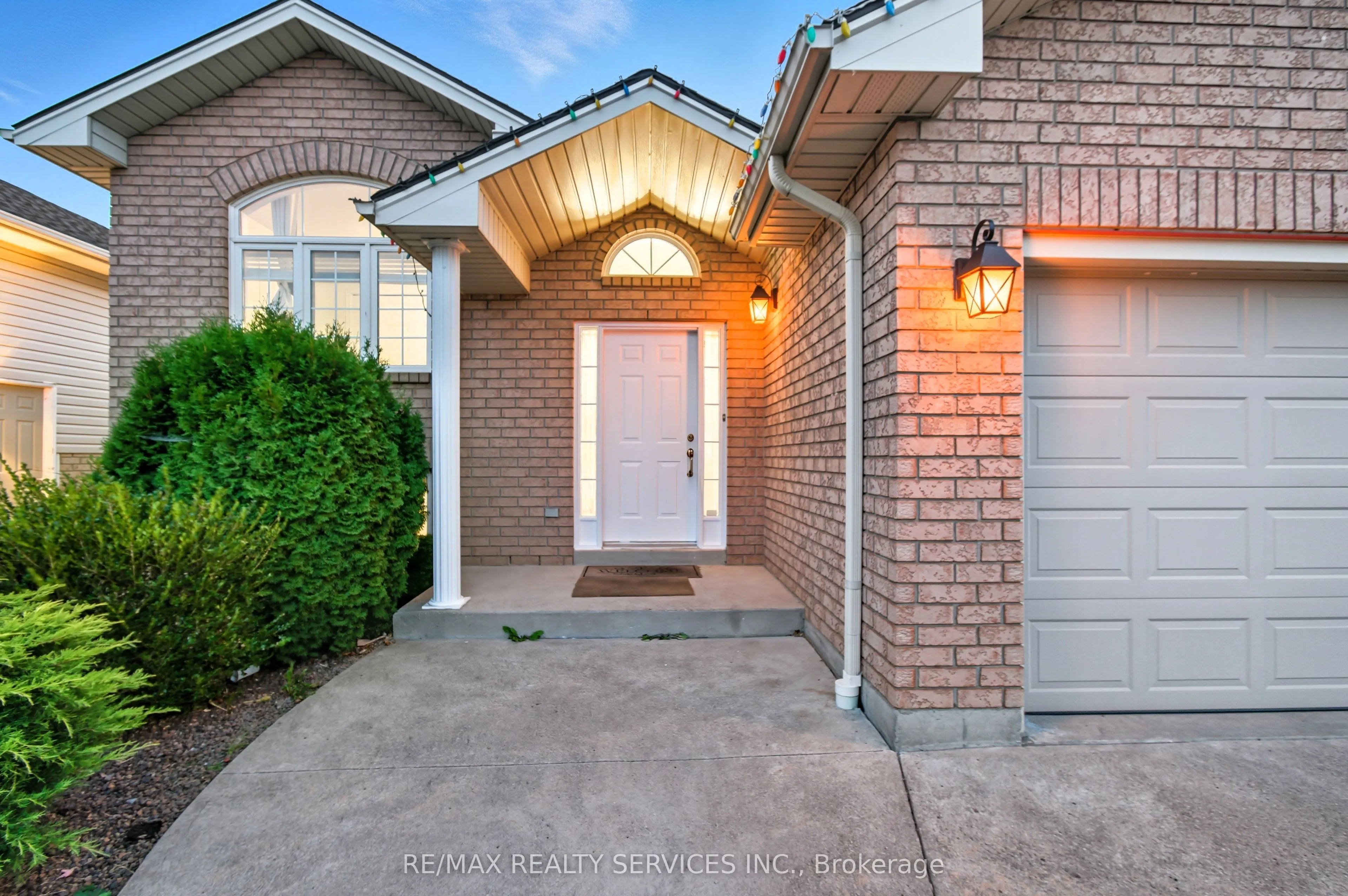 1039 Clover Avenue