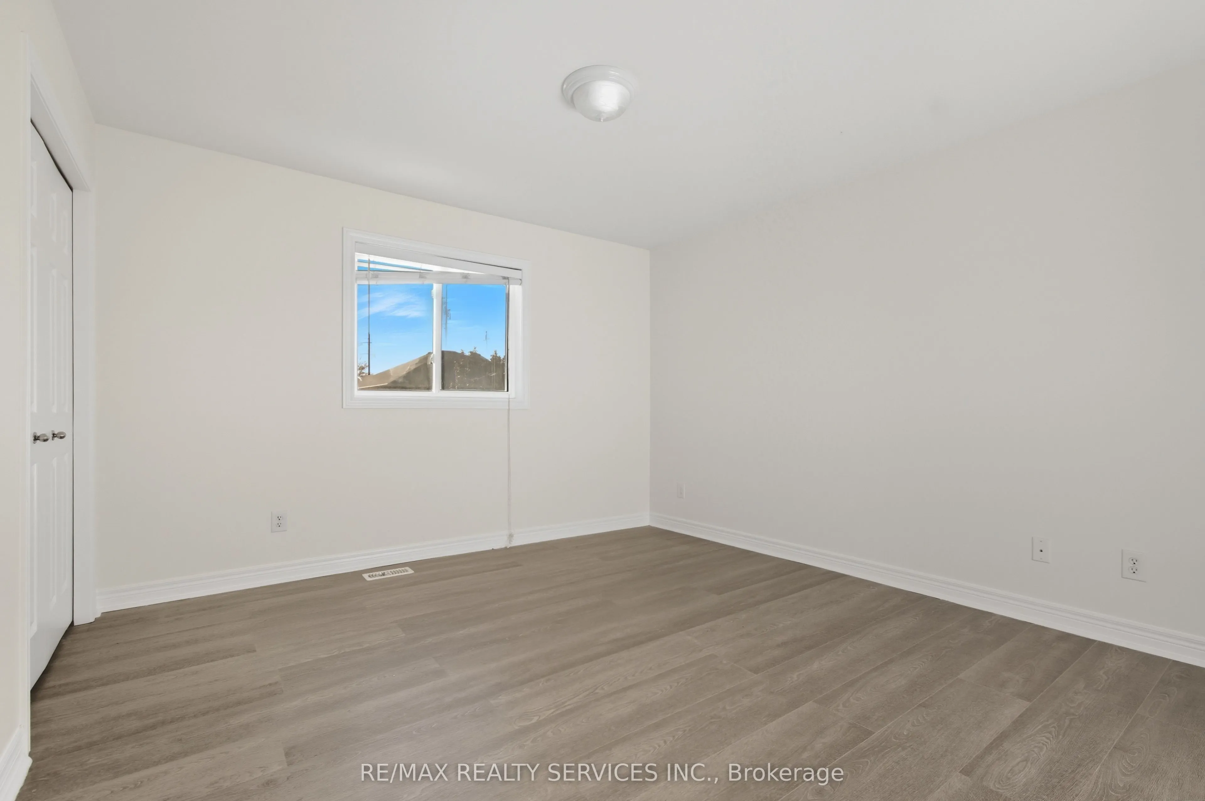 1039 Clover Avenue