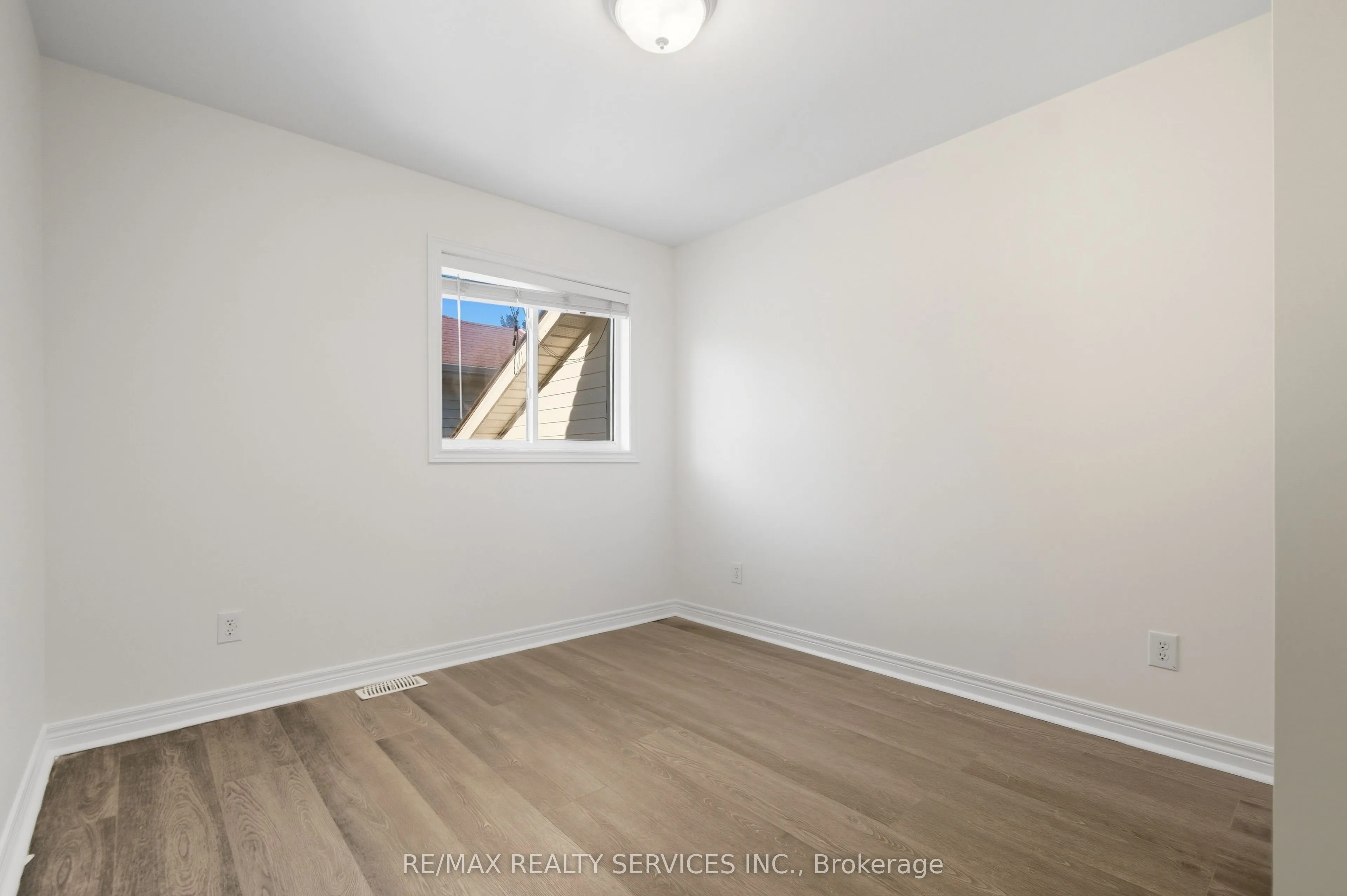 1039 Clover Avenue