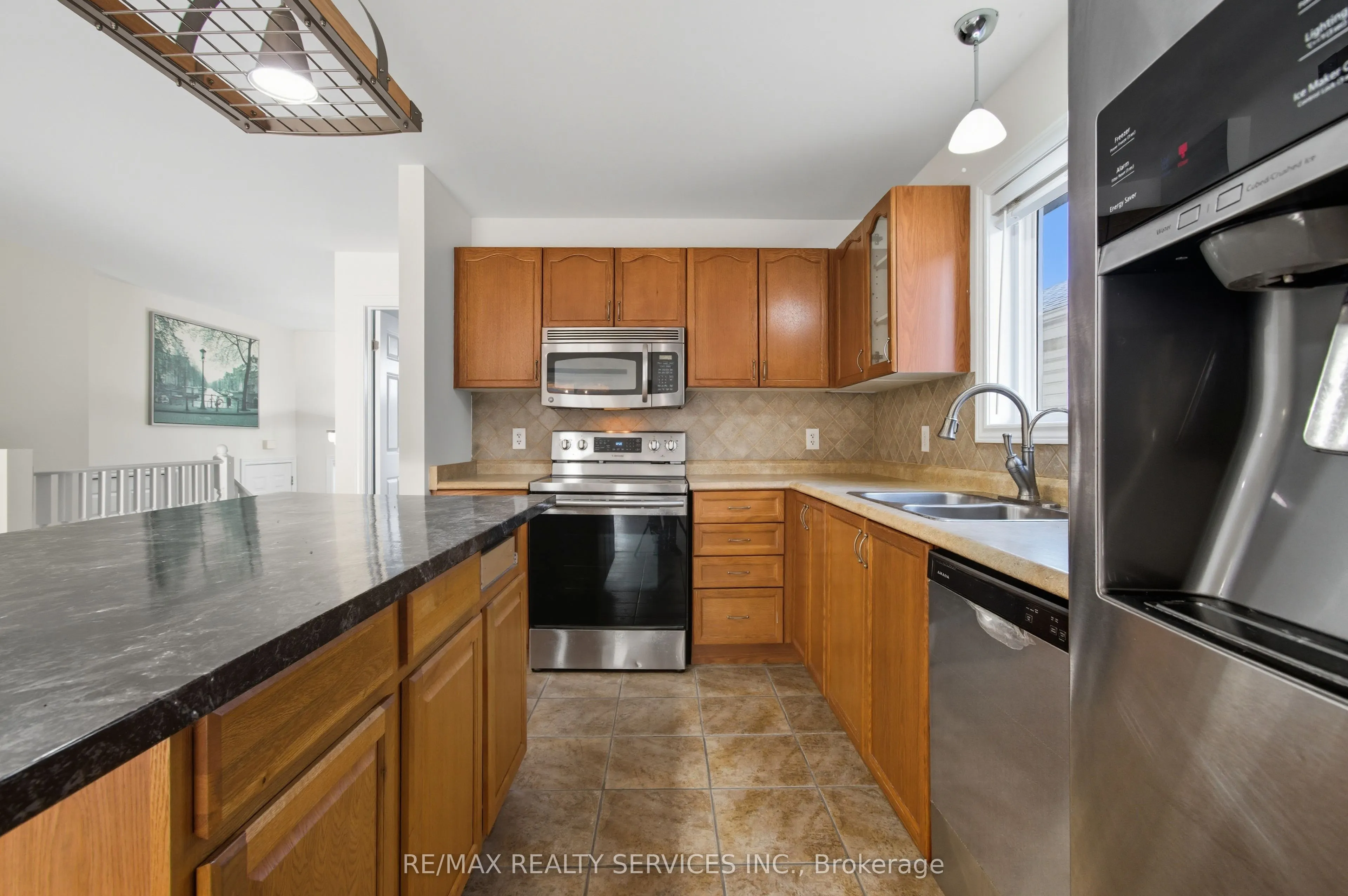 1039 Clover Avenue