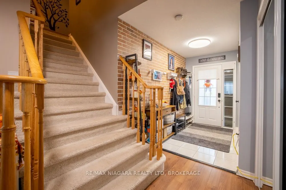 105 Bisset Avenue