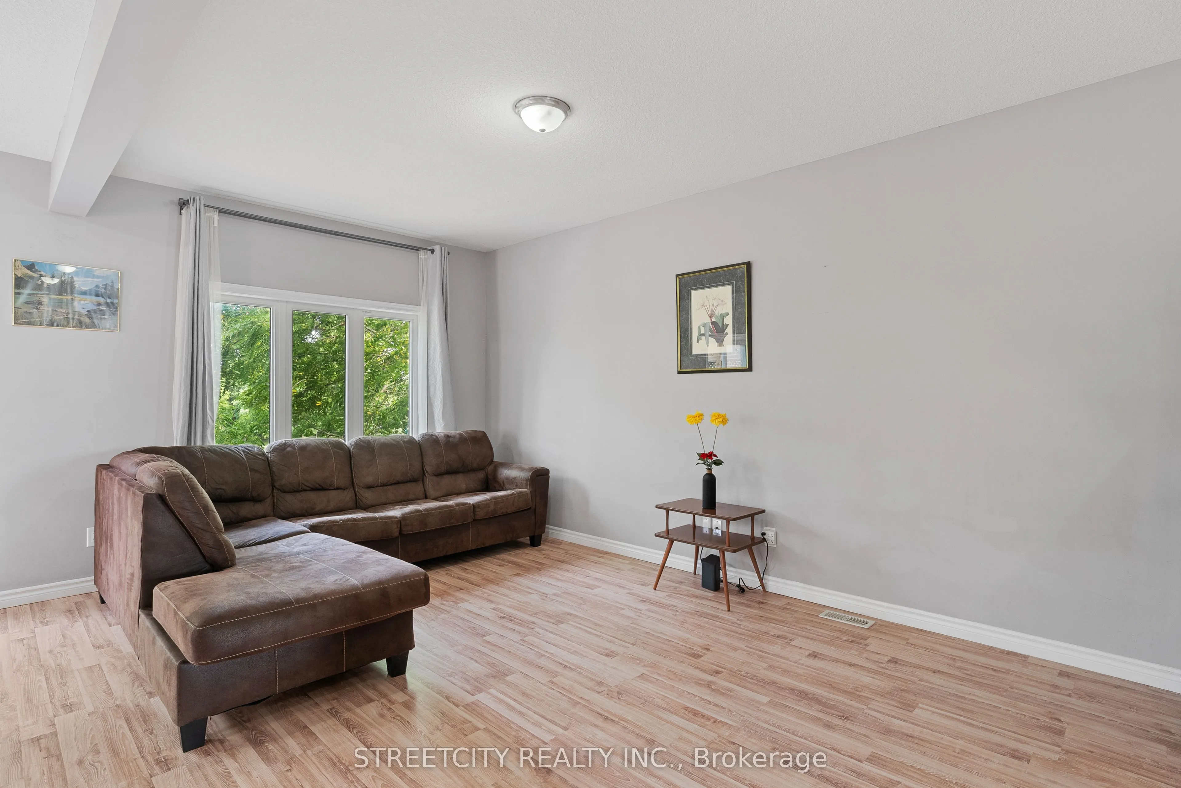 69 Yvonne Crescent