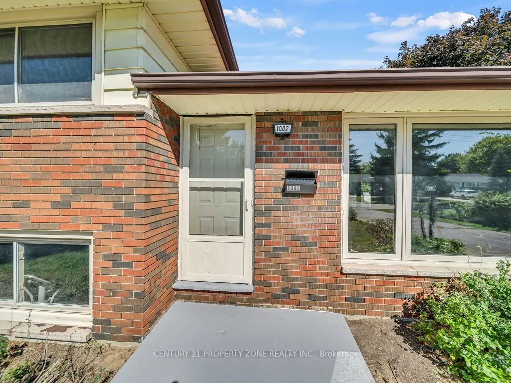 1002 Eastlawn Avenue