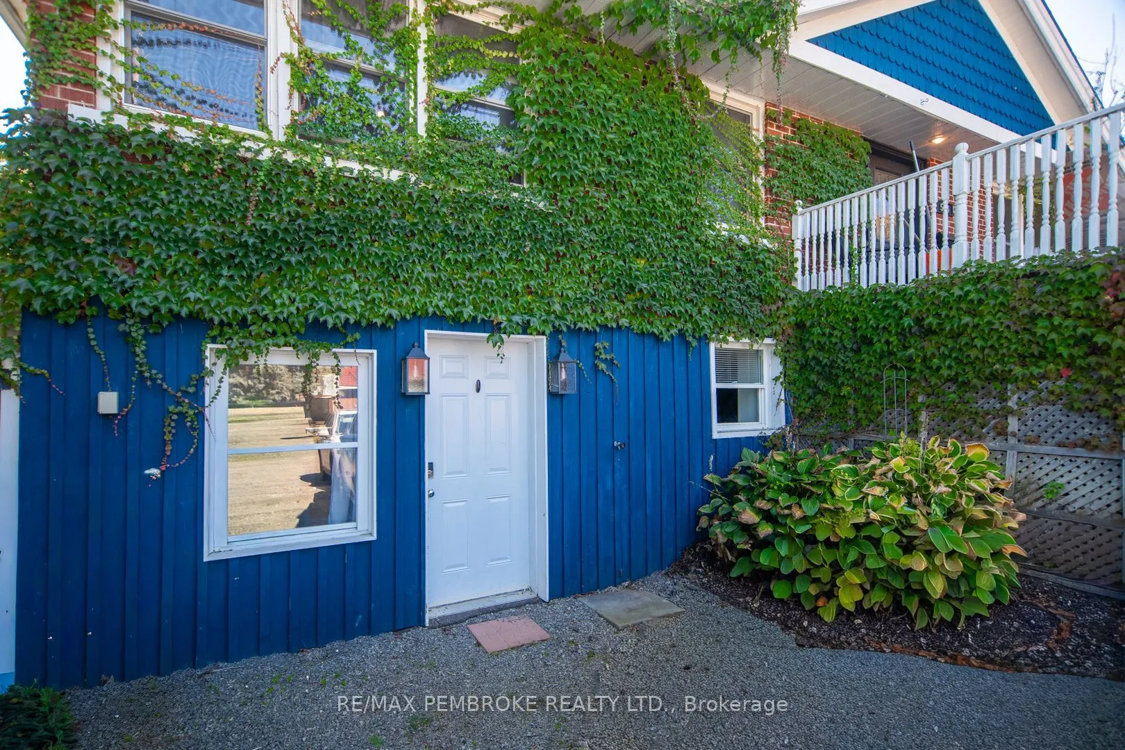 526 Esther Street