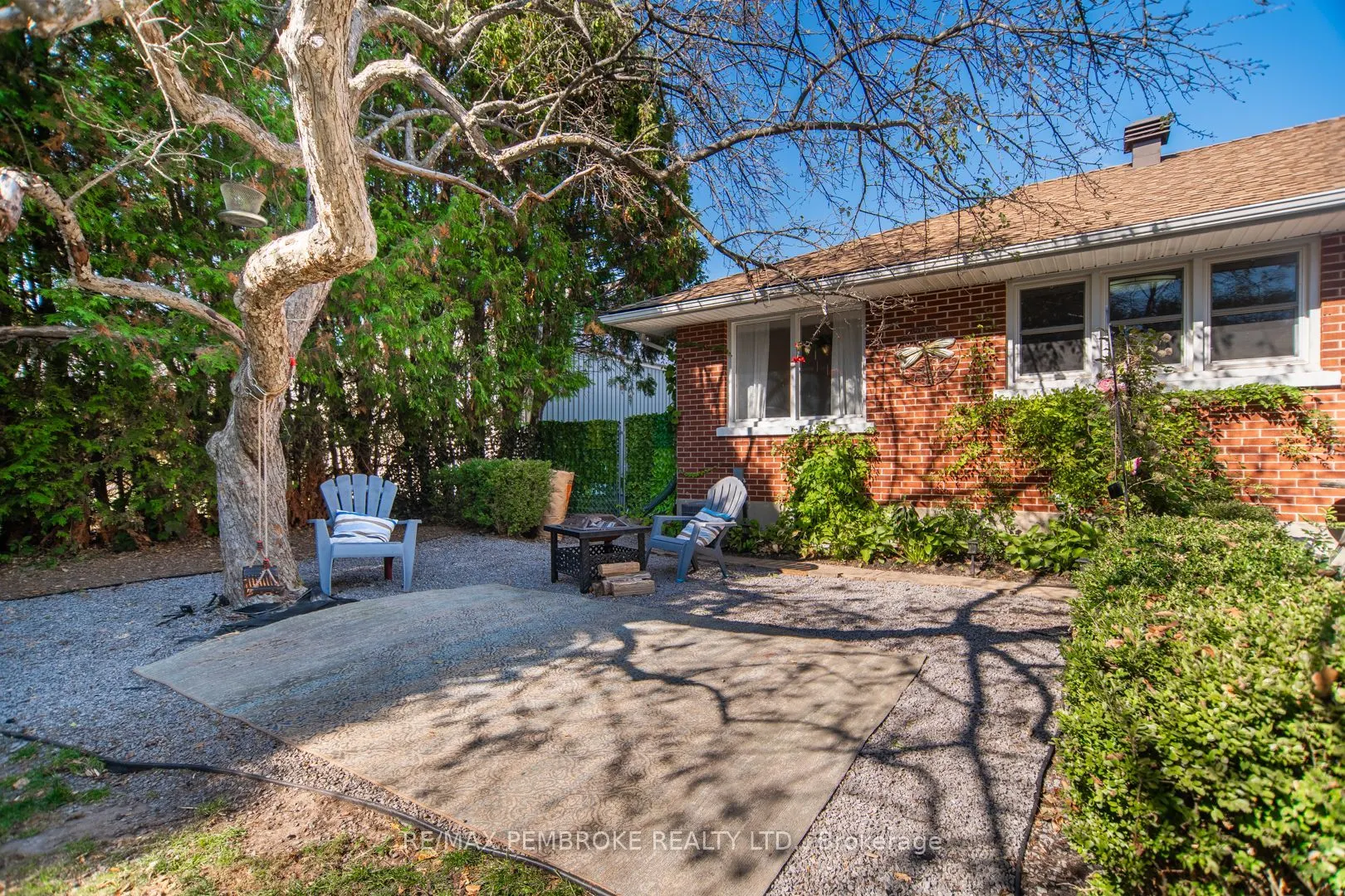 526 Esther Street