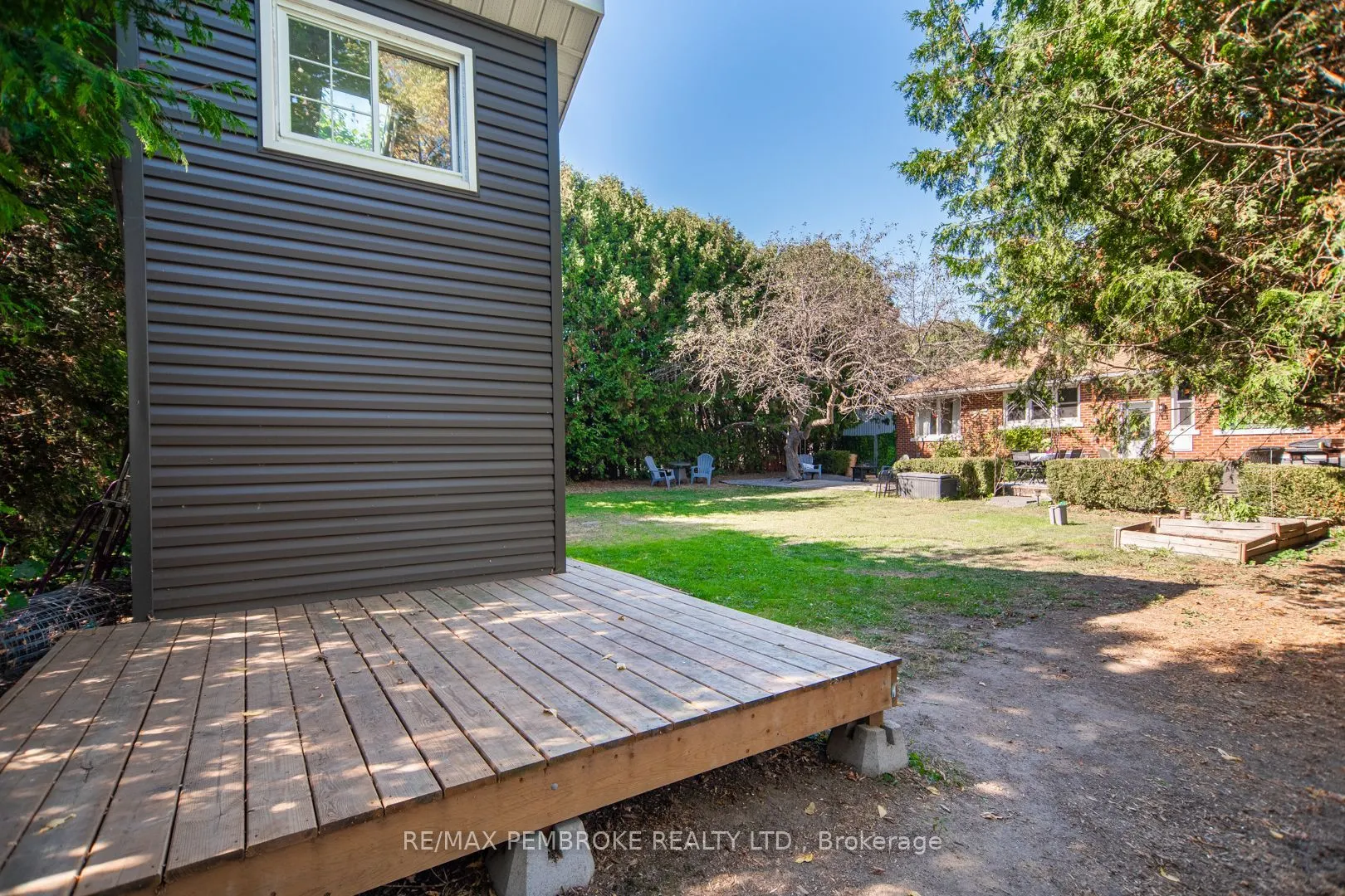 526 Esther Street