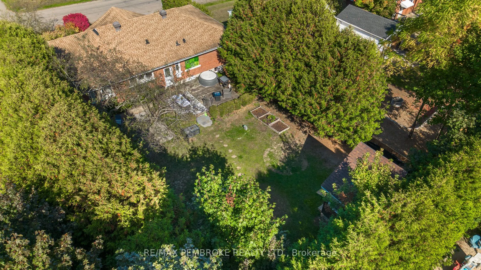 526 Esther Street