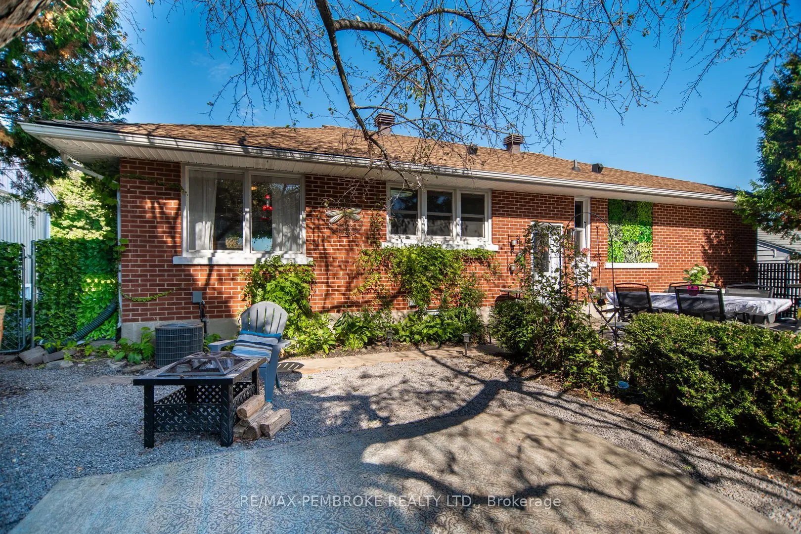 526 Esther Street
