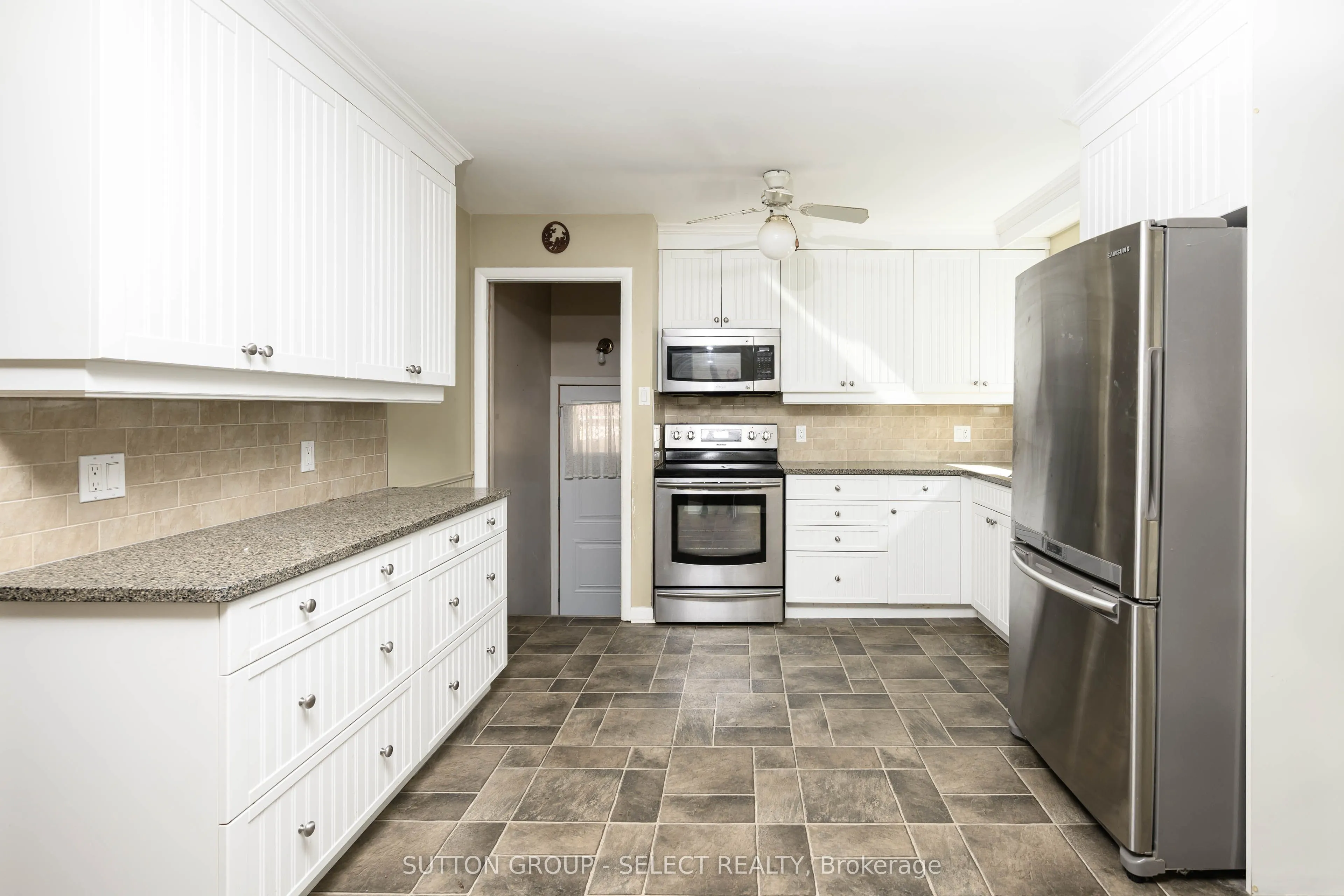 110 Laurentian Drive N