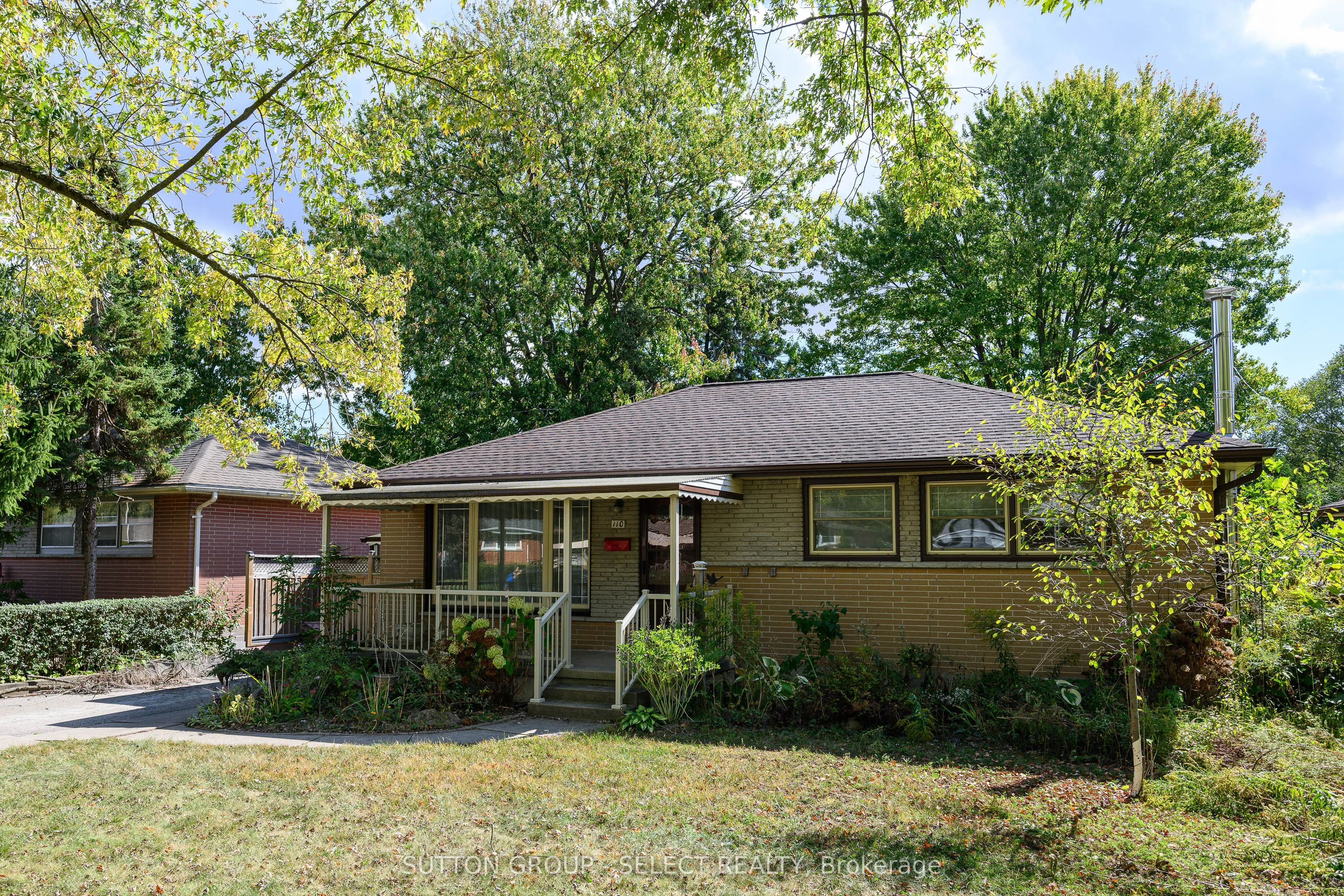 110 Laurentian Drive N