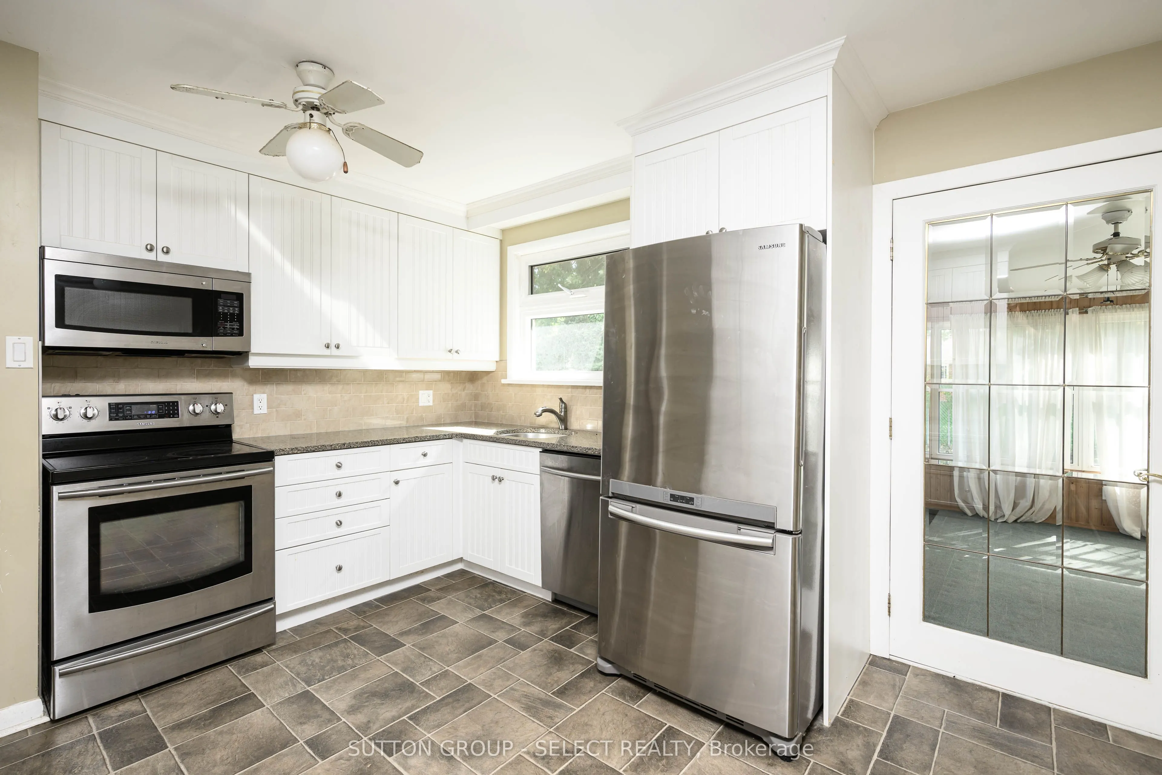 110 Laurentian Drive N