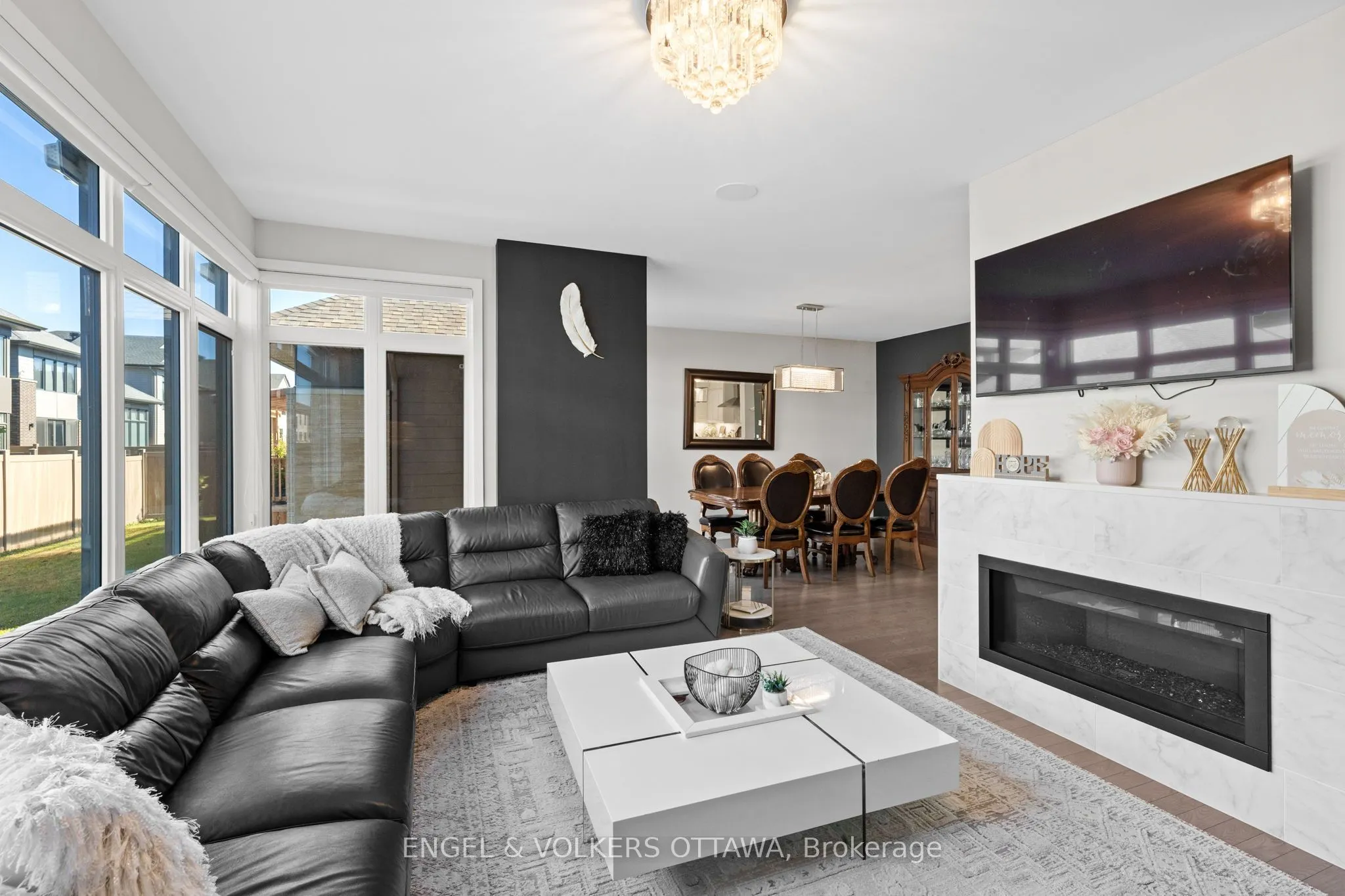 933 Islington Way