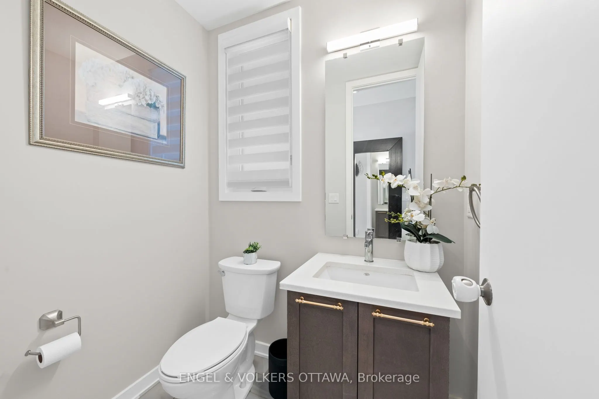 933 Islington Way